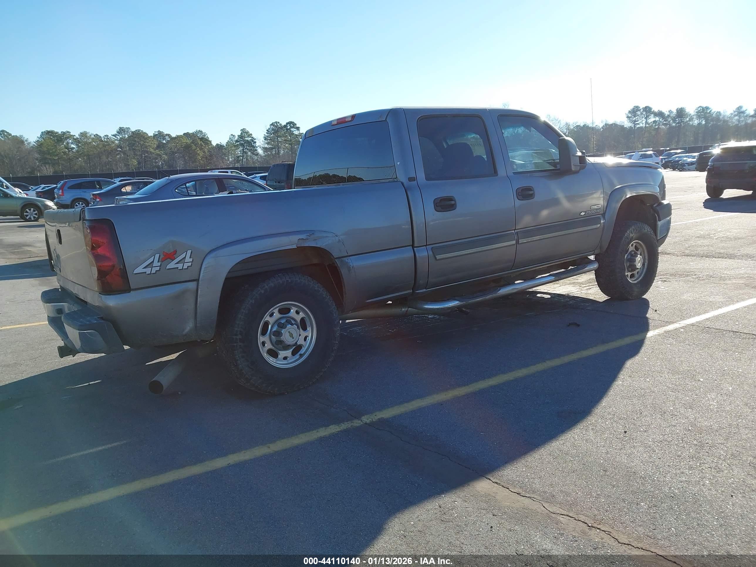 CHEVROLET SILVERADO image 4