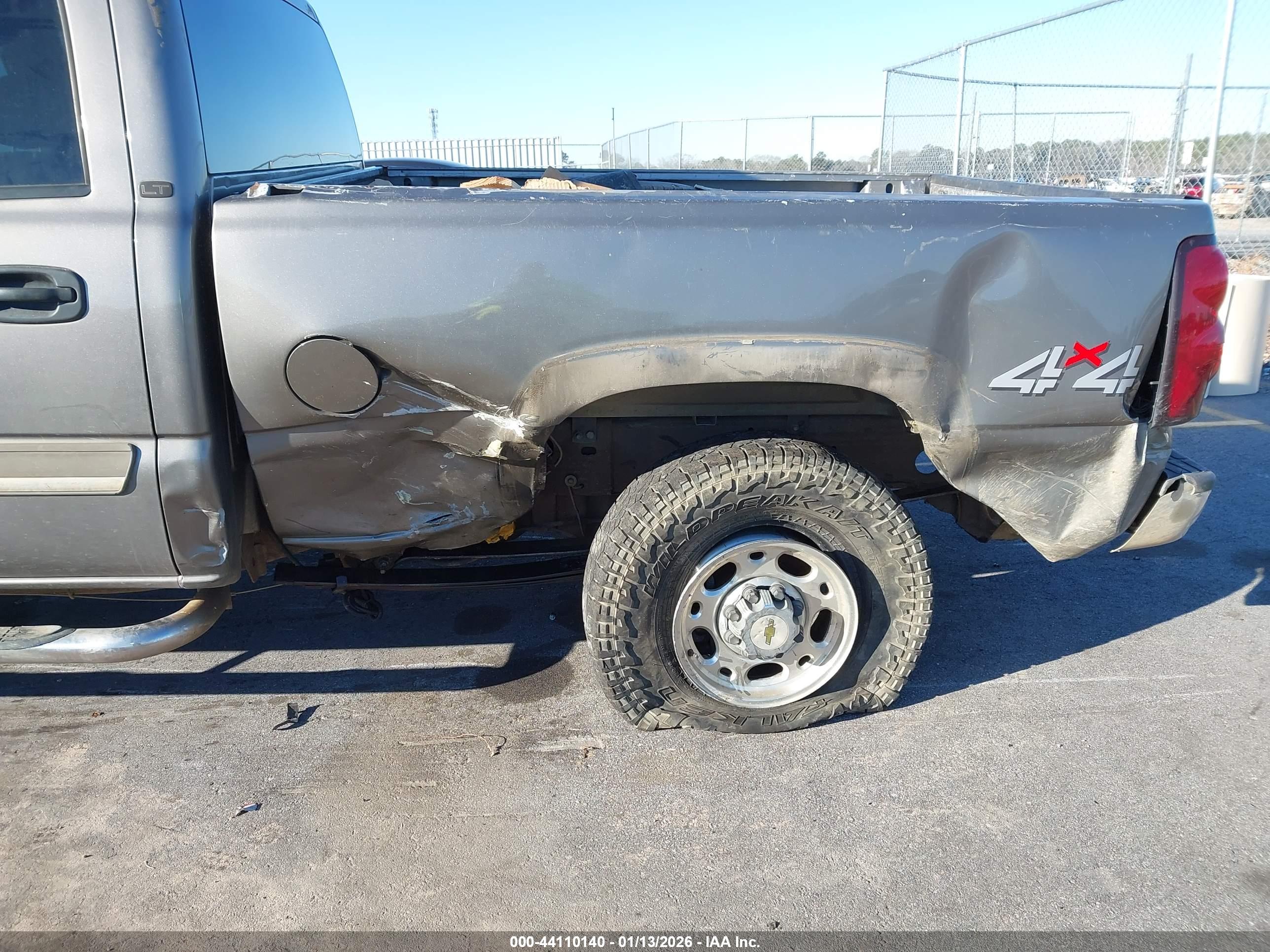 CHEVROLET SILVERADO image 6