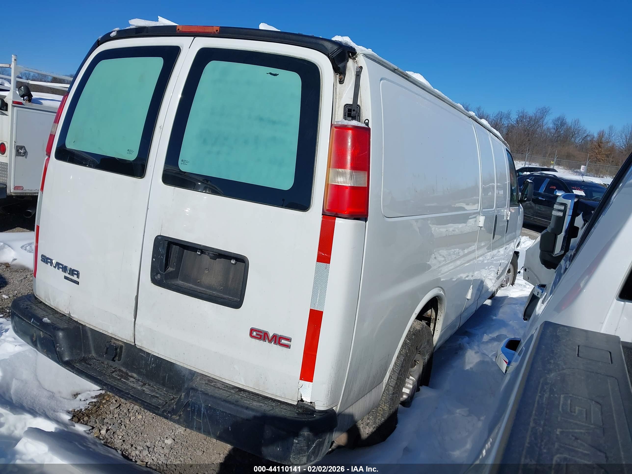 GMC SAVANA image 4