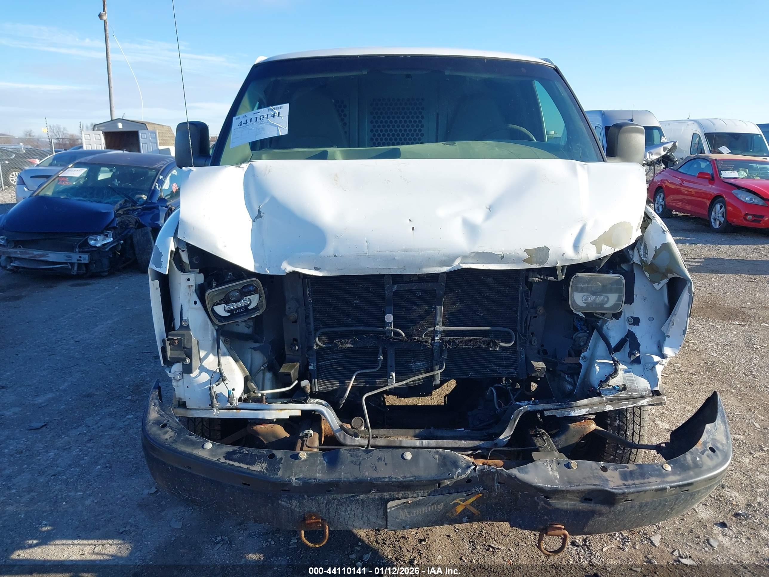 GMC SAVANA image 6