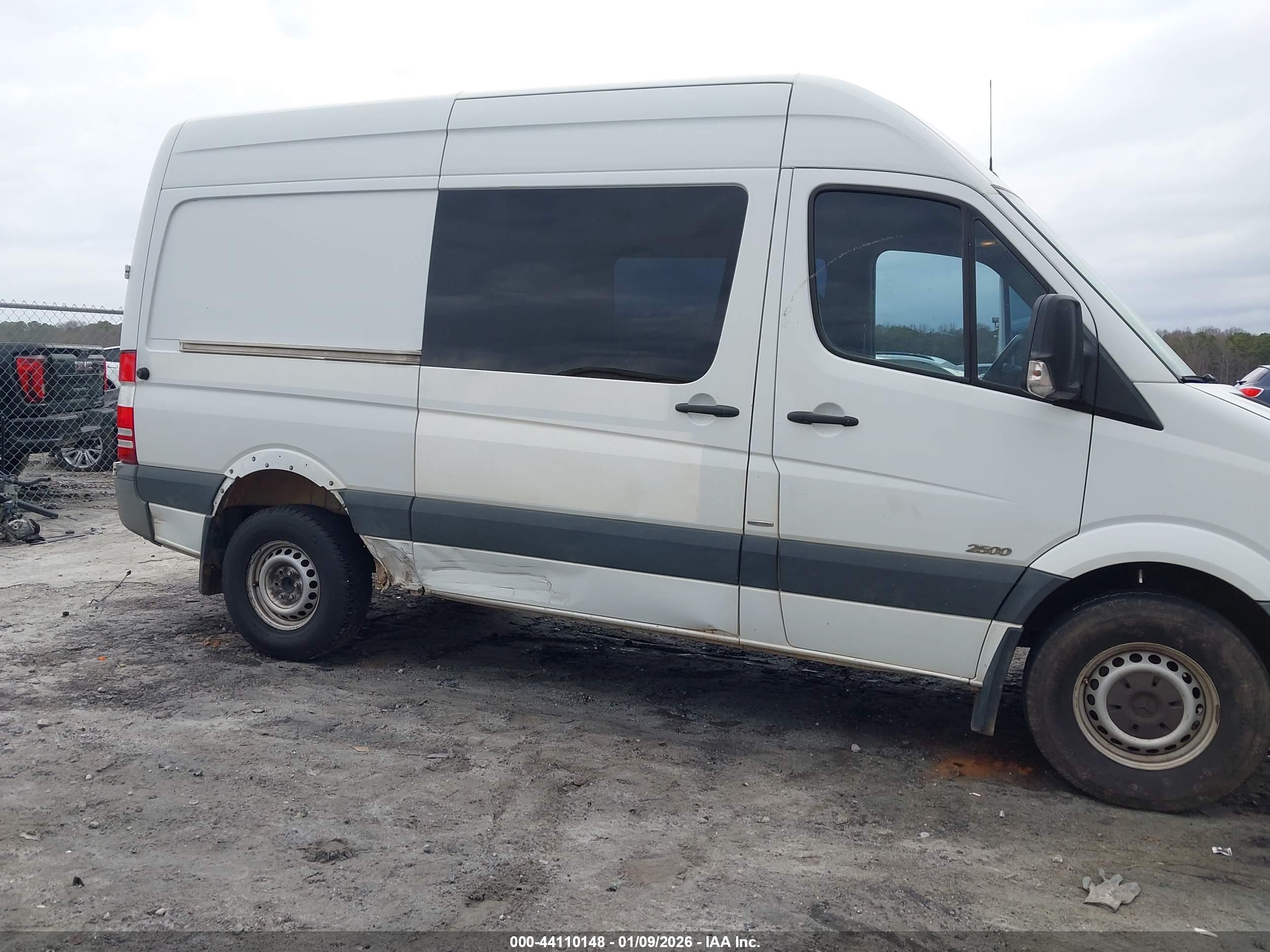 MERCEDES-BENZ SPRINTER image 6