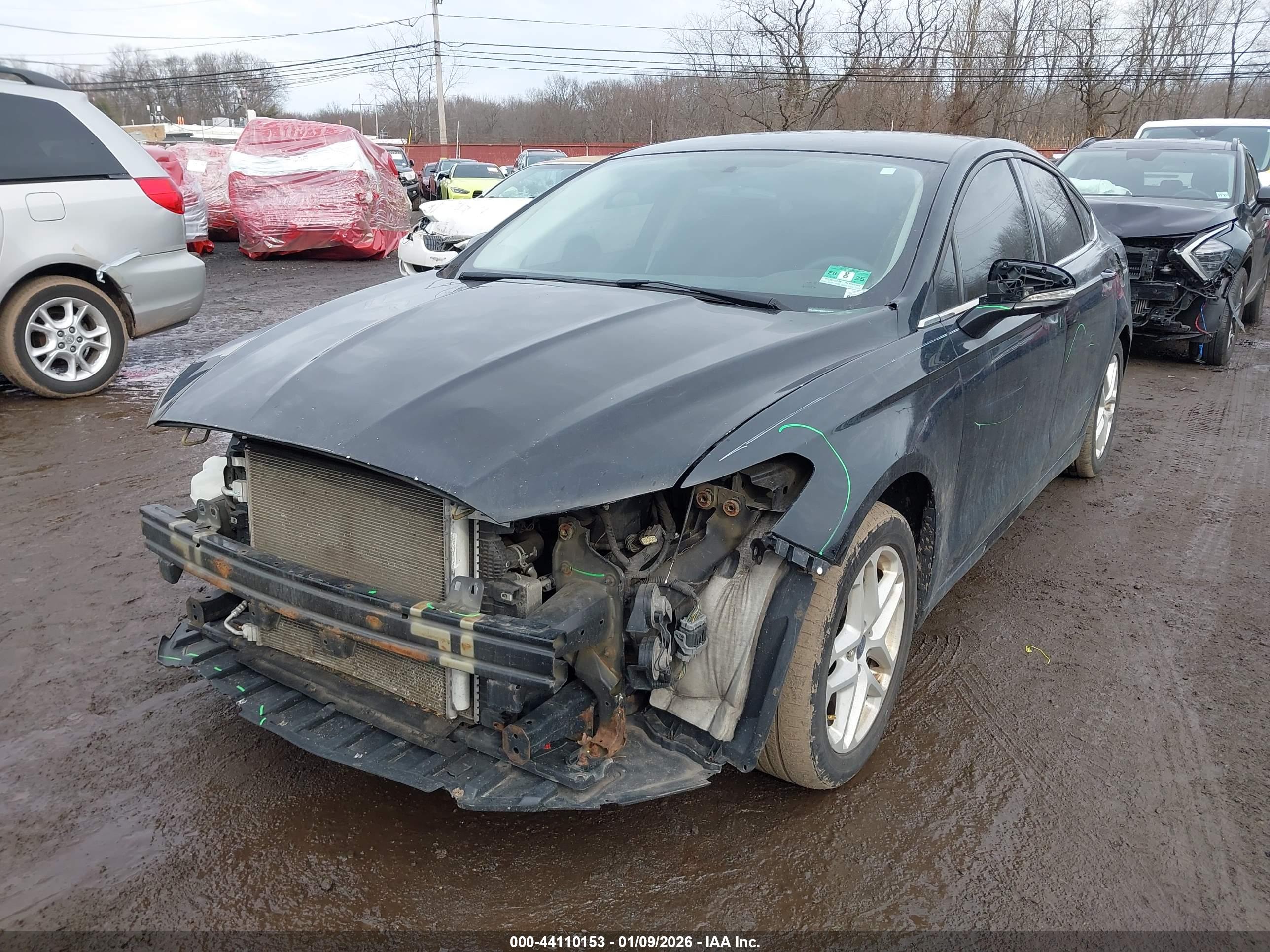 FORD FUSION image 6