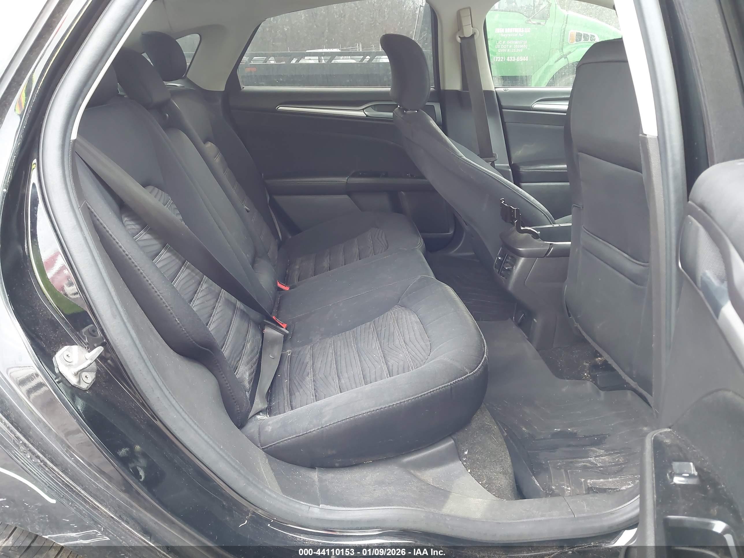 FORD FUSION image 8