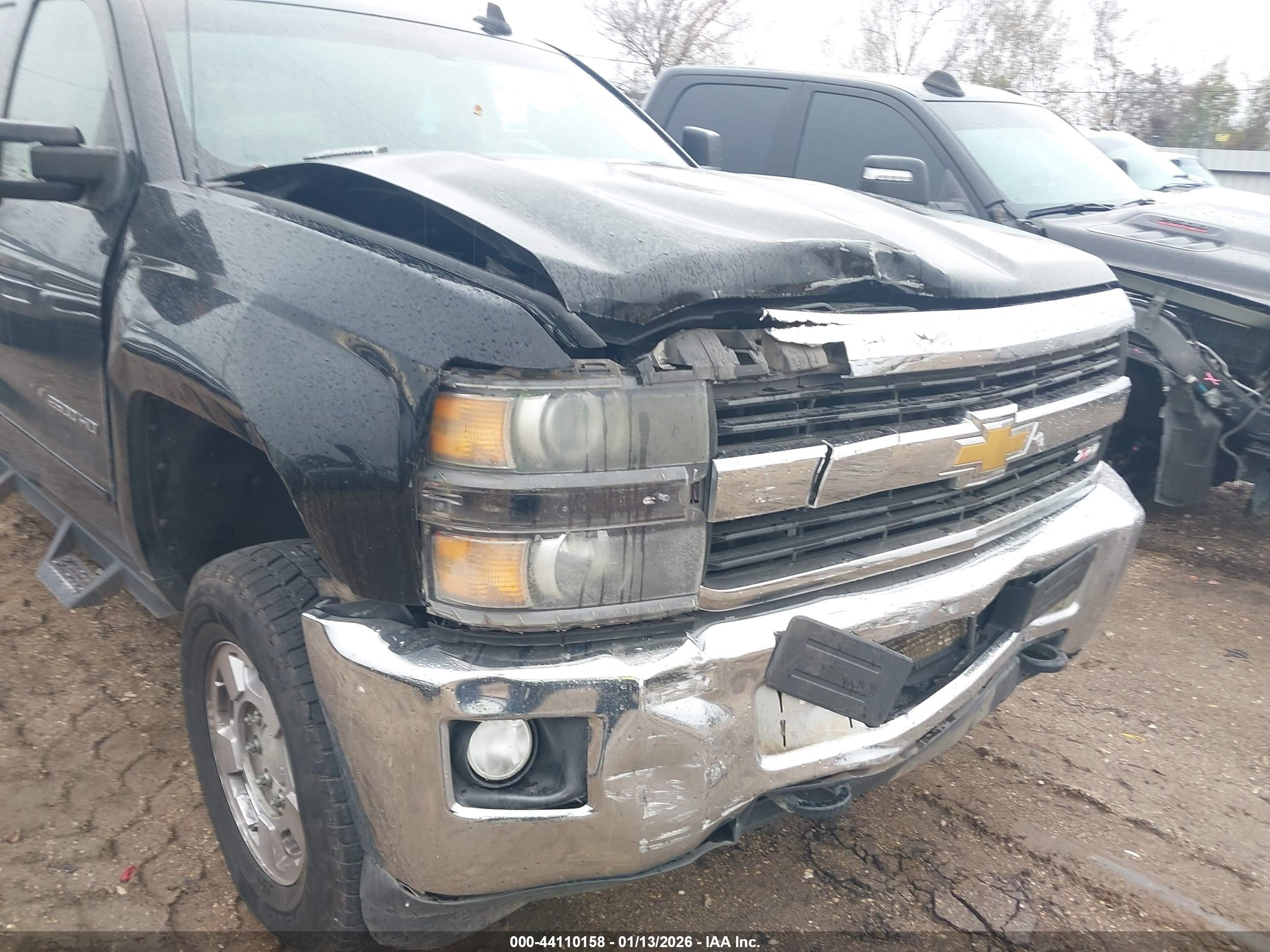 CHEVROLET SILVERADO image 6