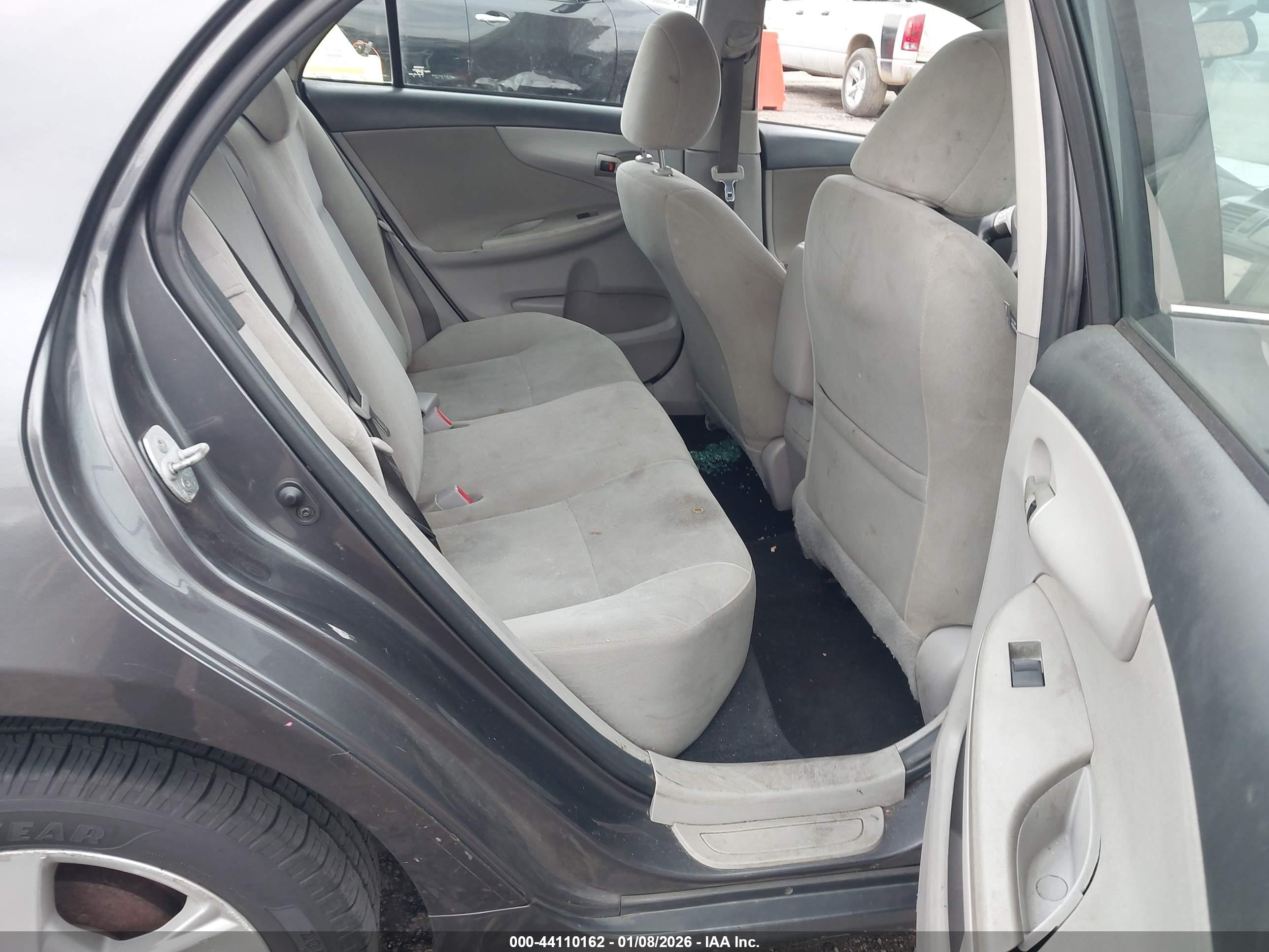 TOYOTA COROLLA image 8