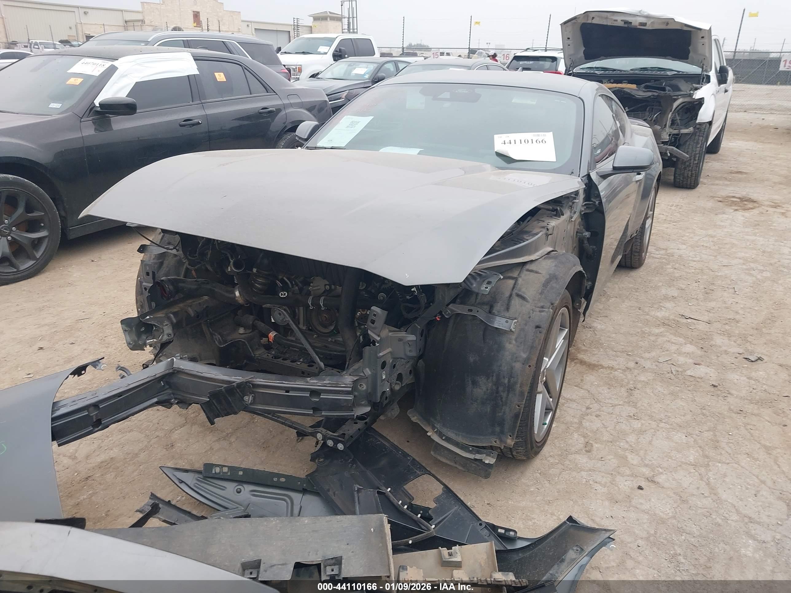 FORD MUSTANG image 2