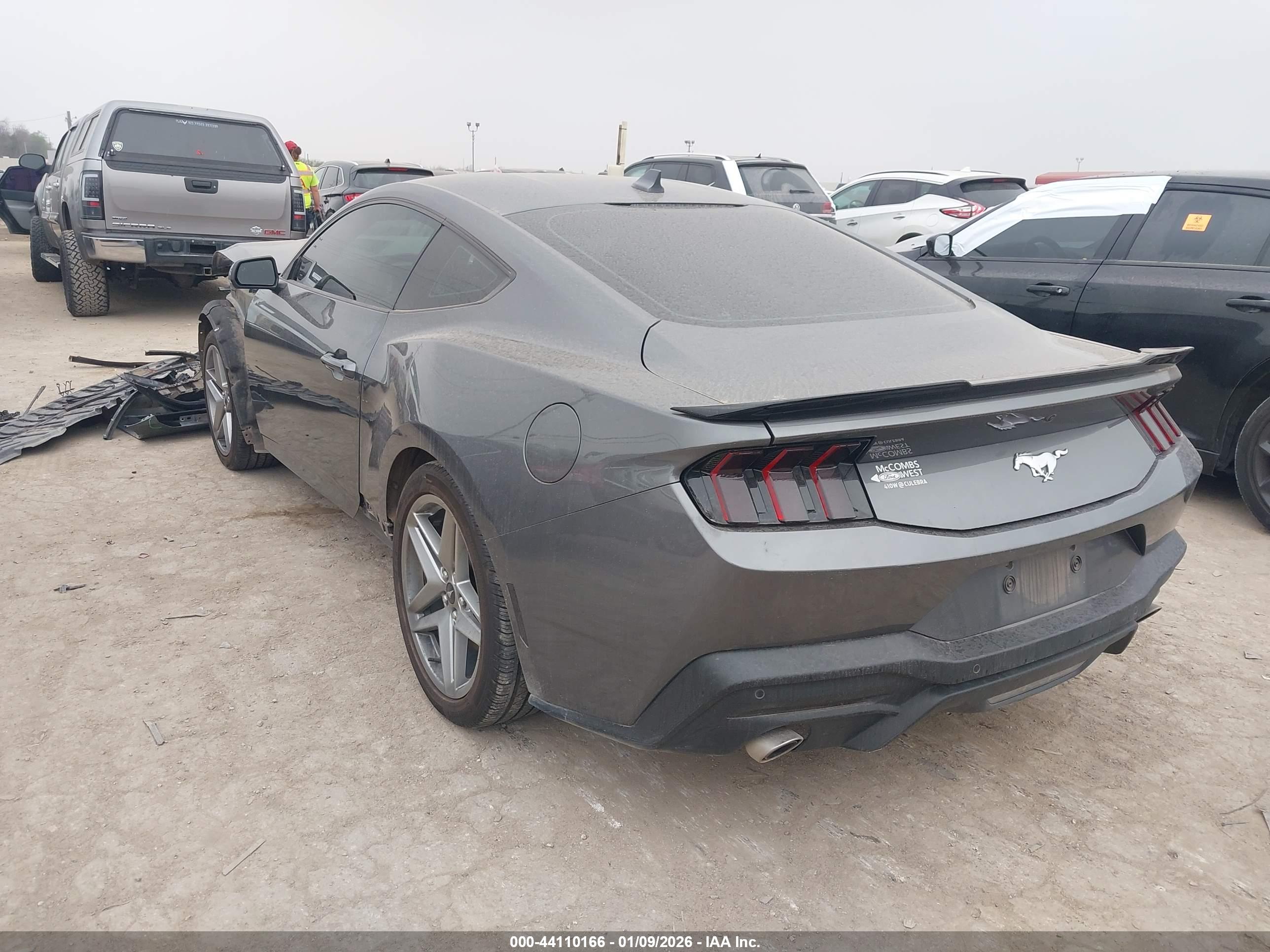 FORD MUSTANG image 3