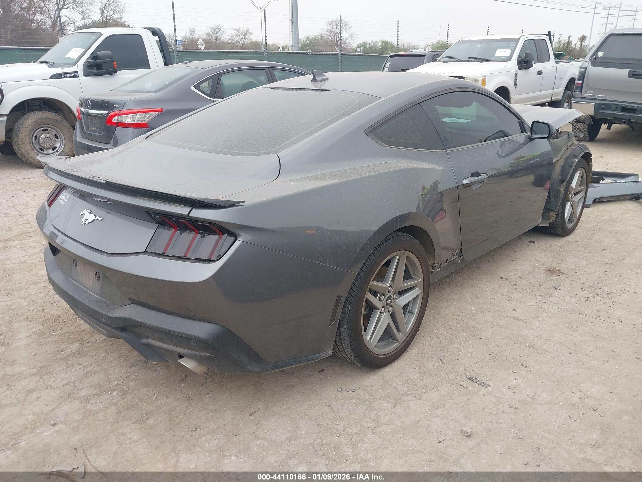 FORD MUSTANG image 4