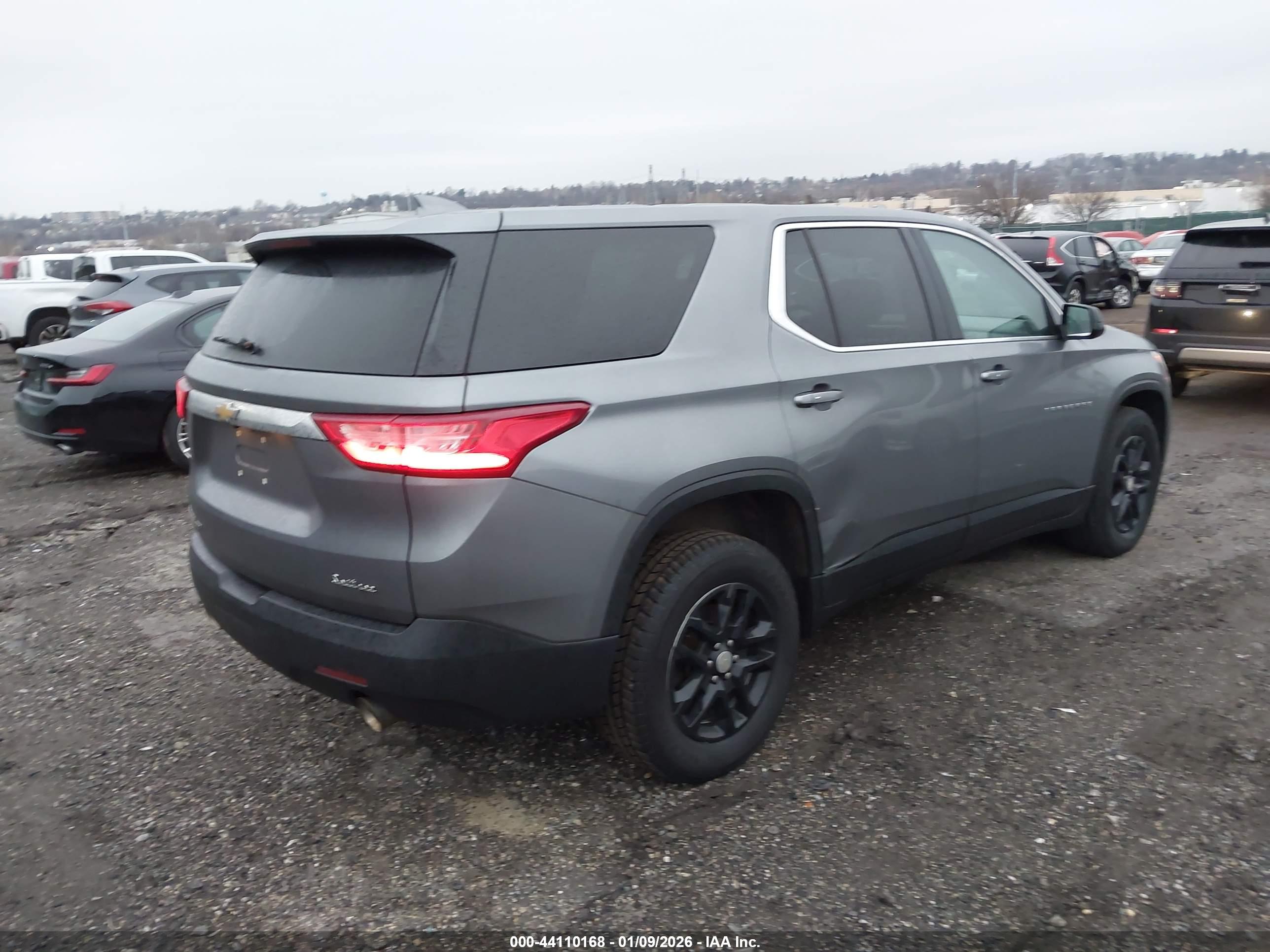 CHEVROLET TRAVERSE image 4