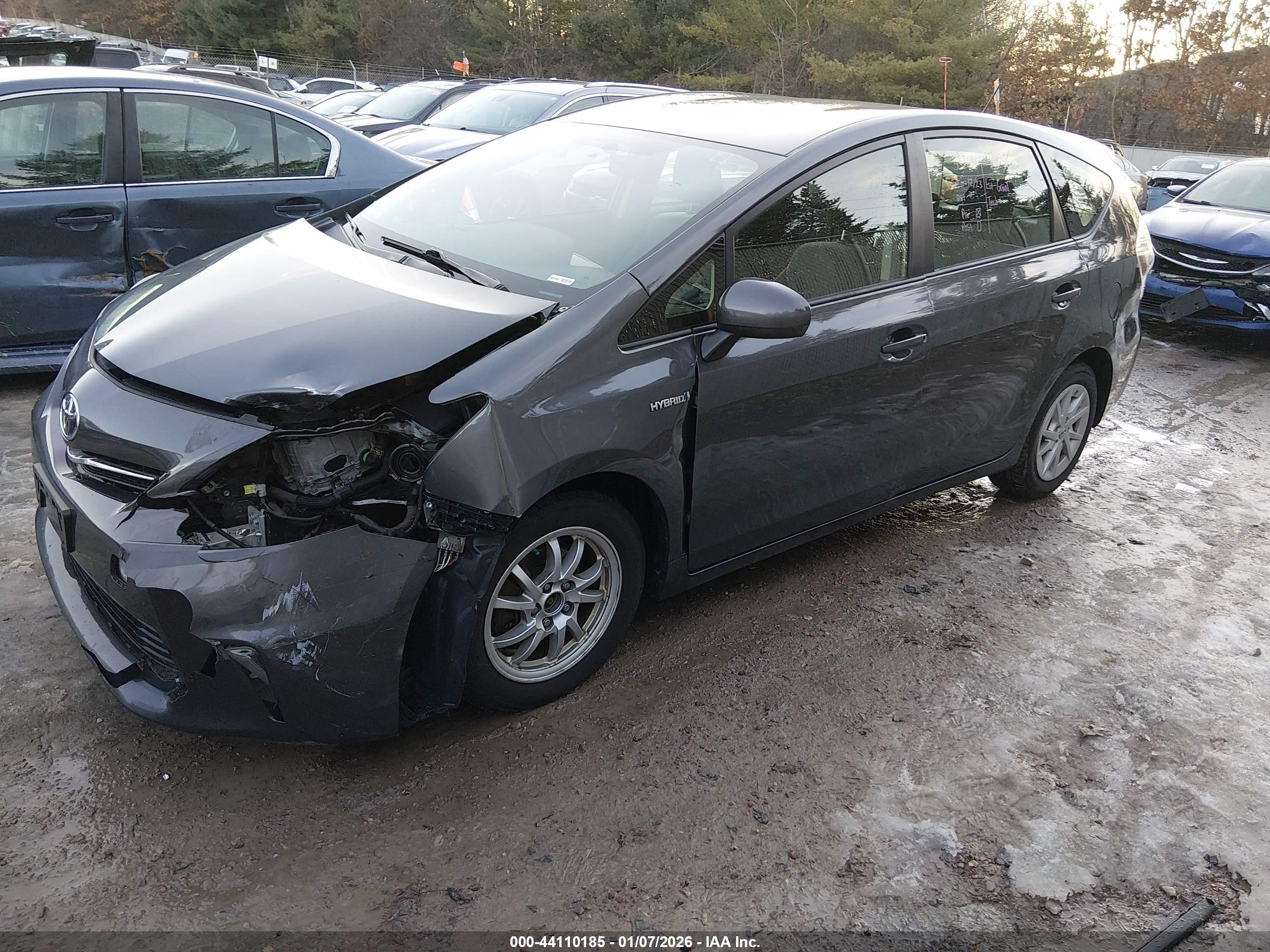 TOYOTA PRIUS image 2