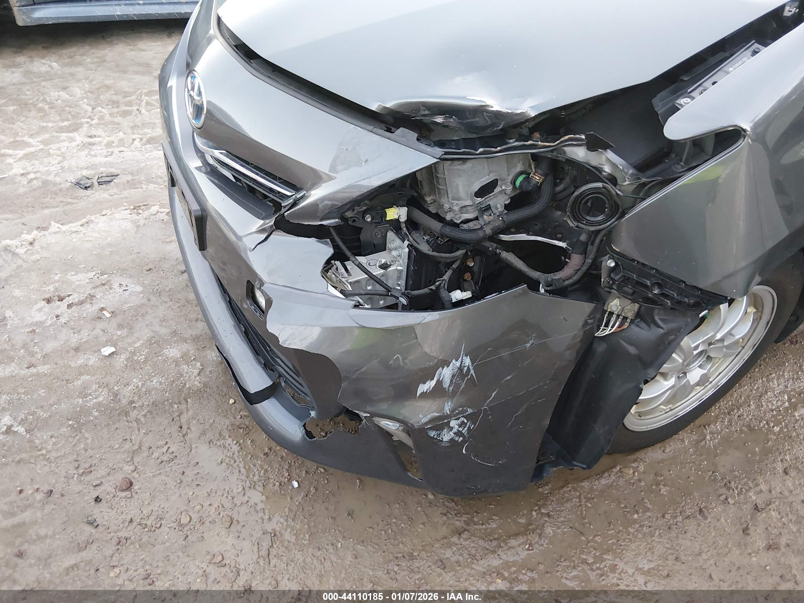 TOYOTA PRIUS image 6