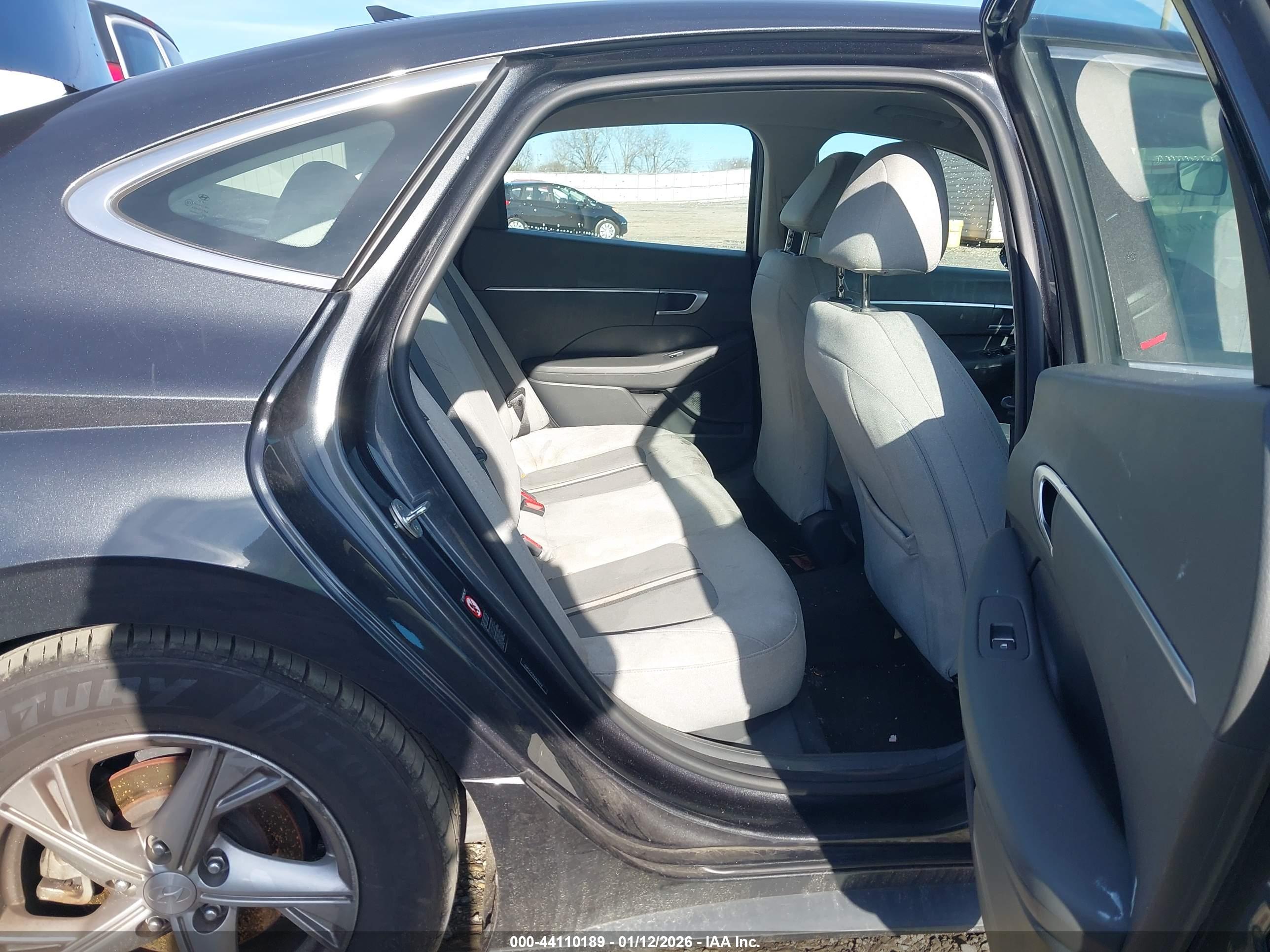 HYUNDAI SONATA image 8