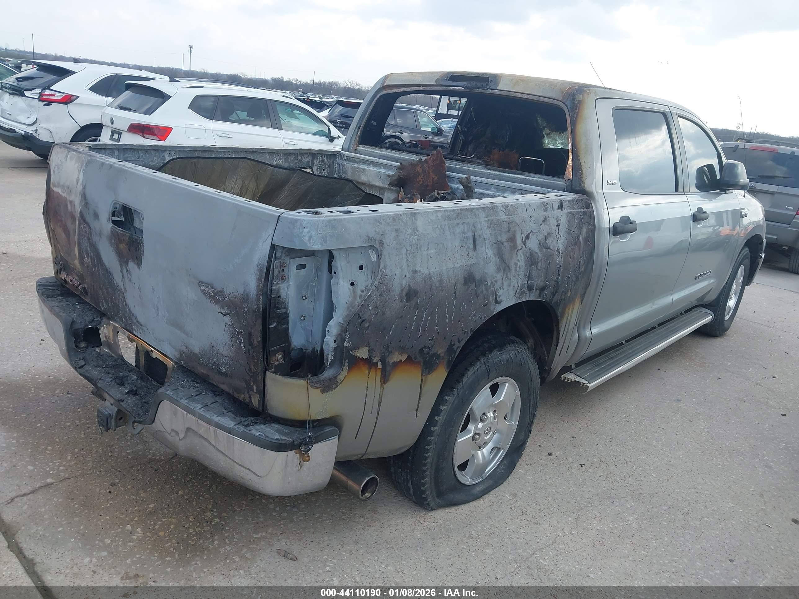 TOYOTA TUNDRA image 4