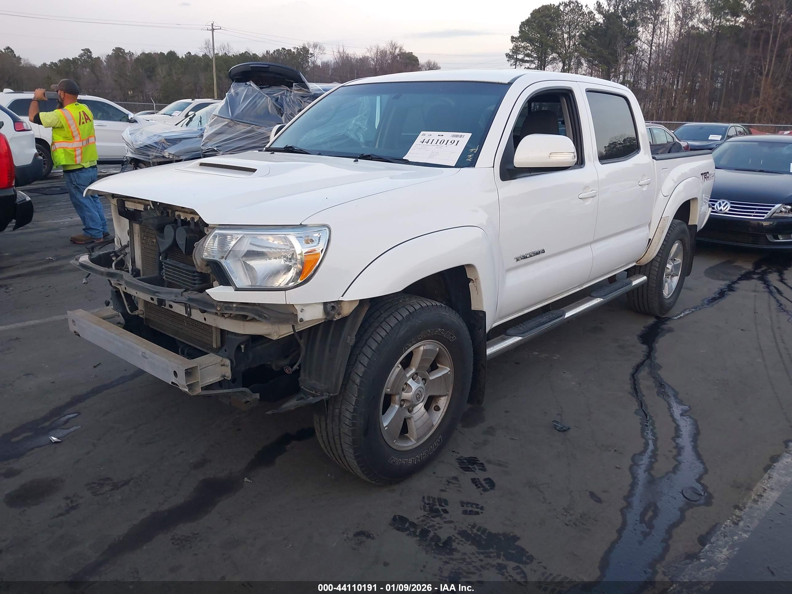 TOYOTA TACOMA image 2