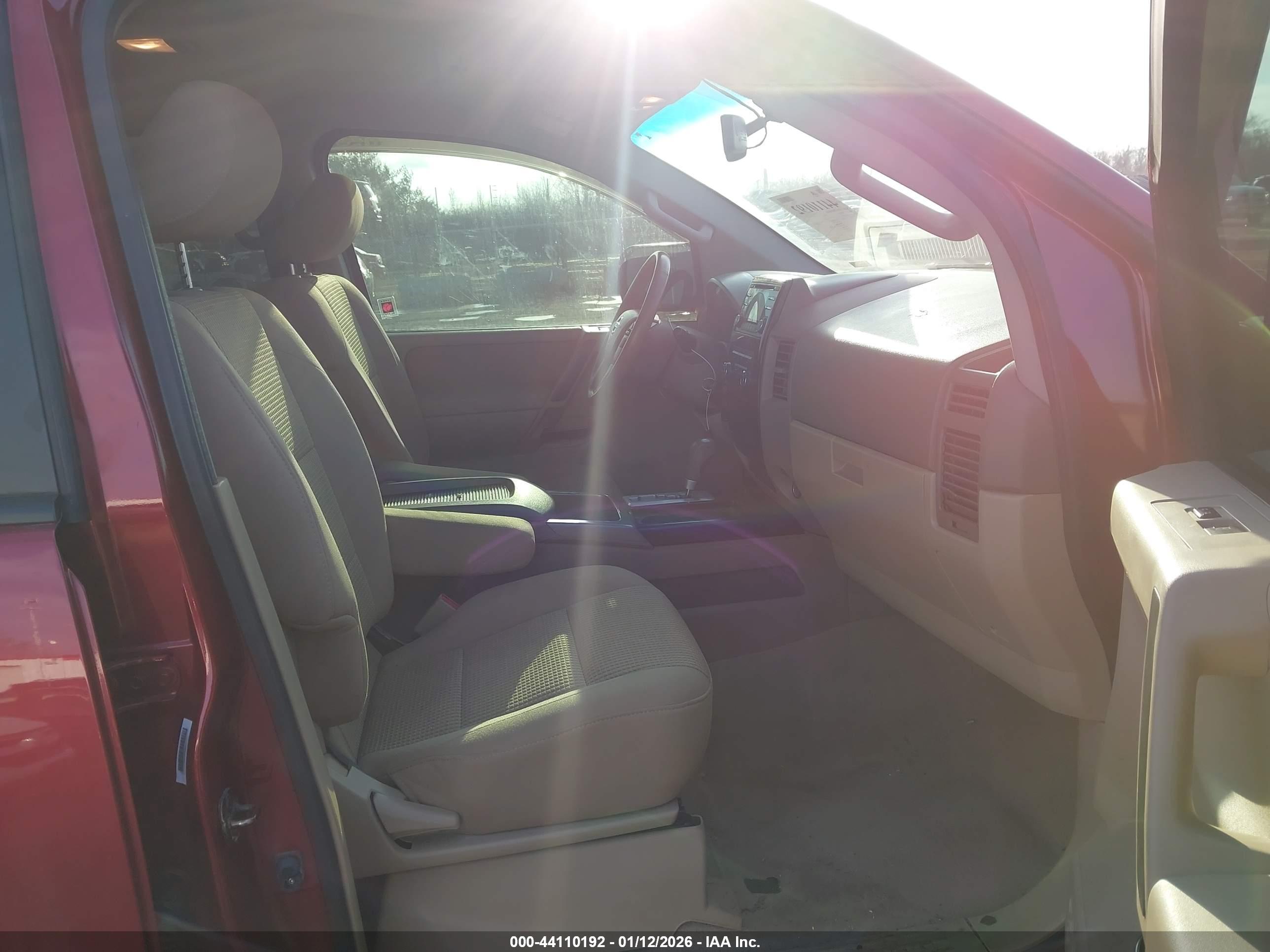 NISSAN TITAN image 5