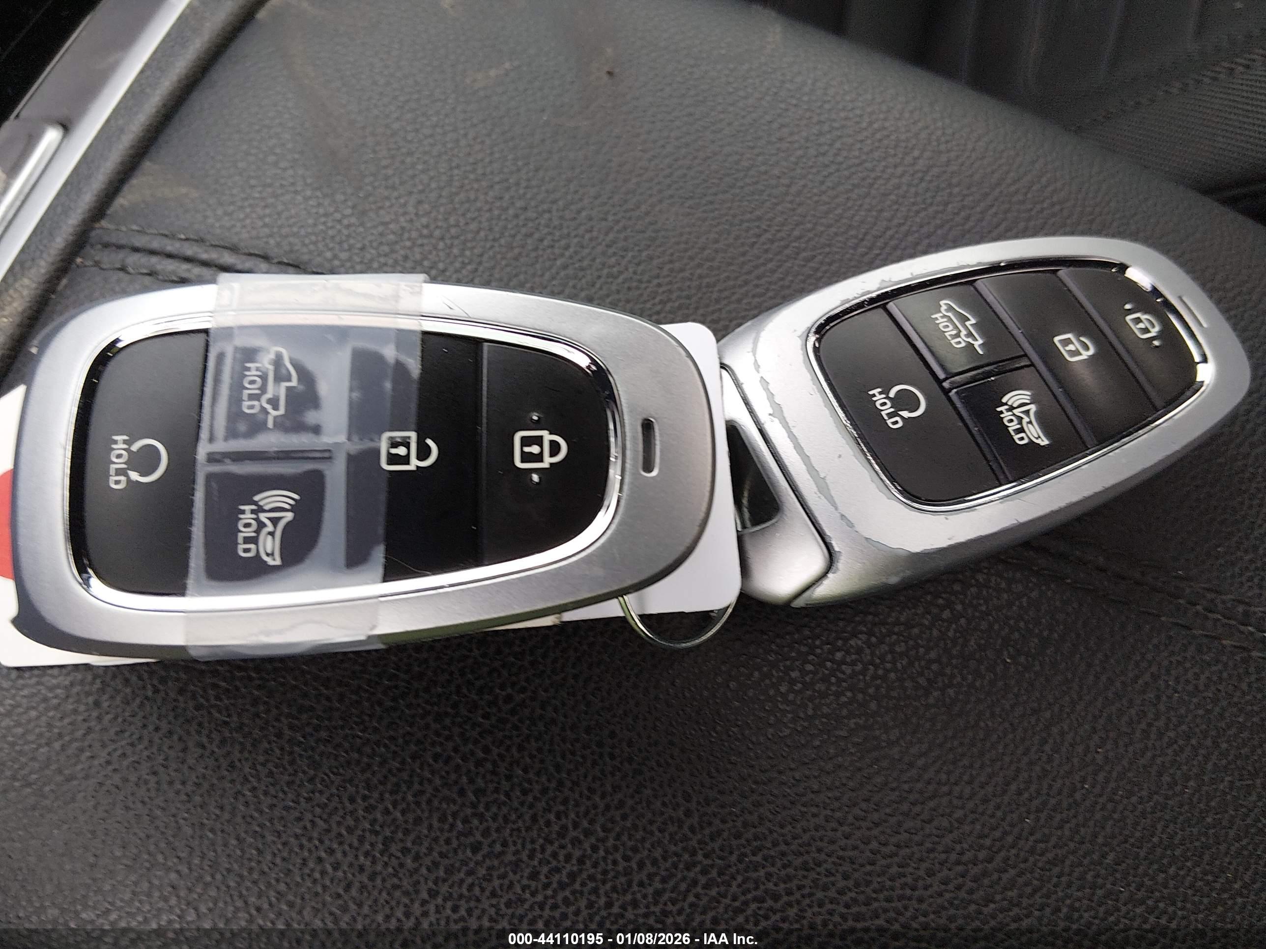 HYUNDAI SANTA image 11