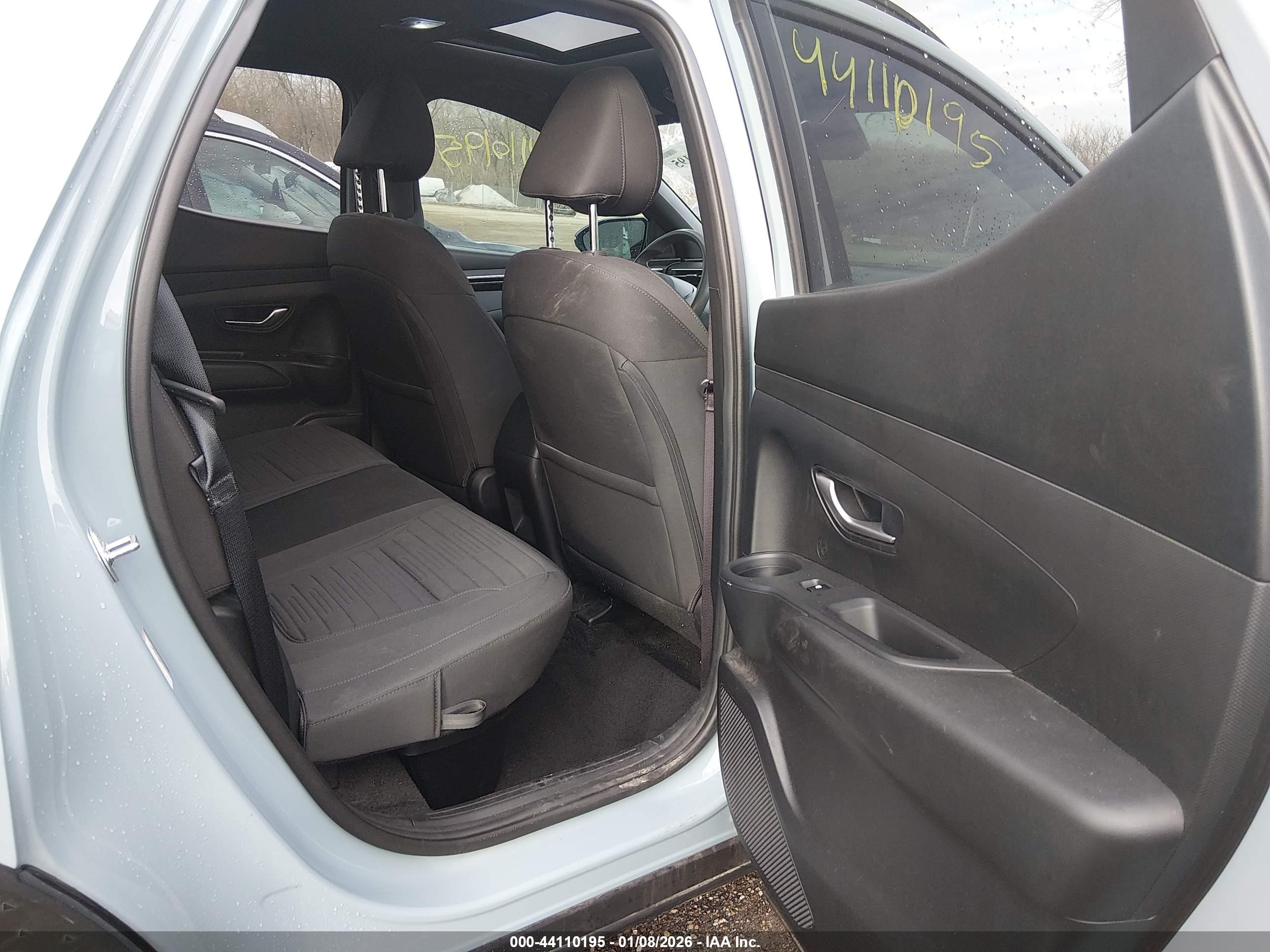HYUNDAI SANTA image 8