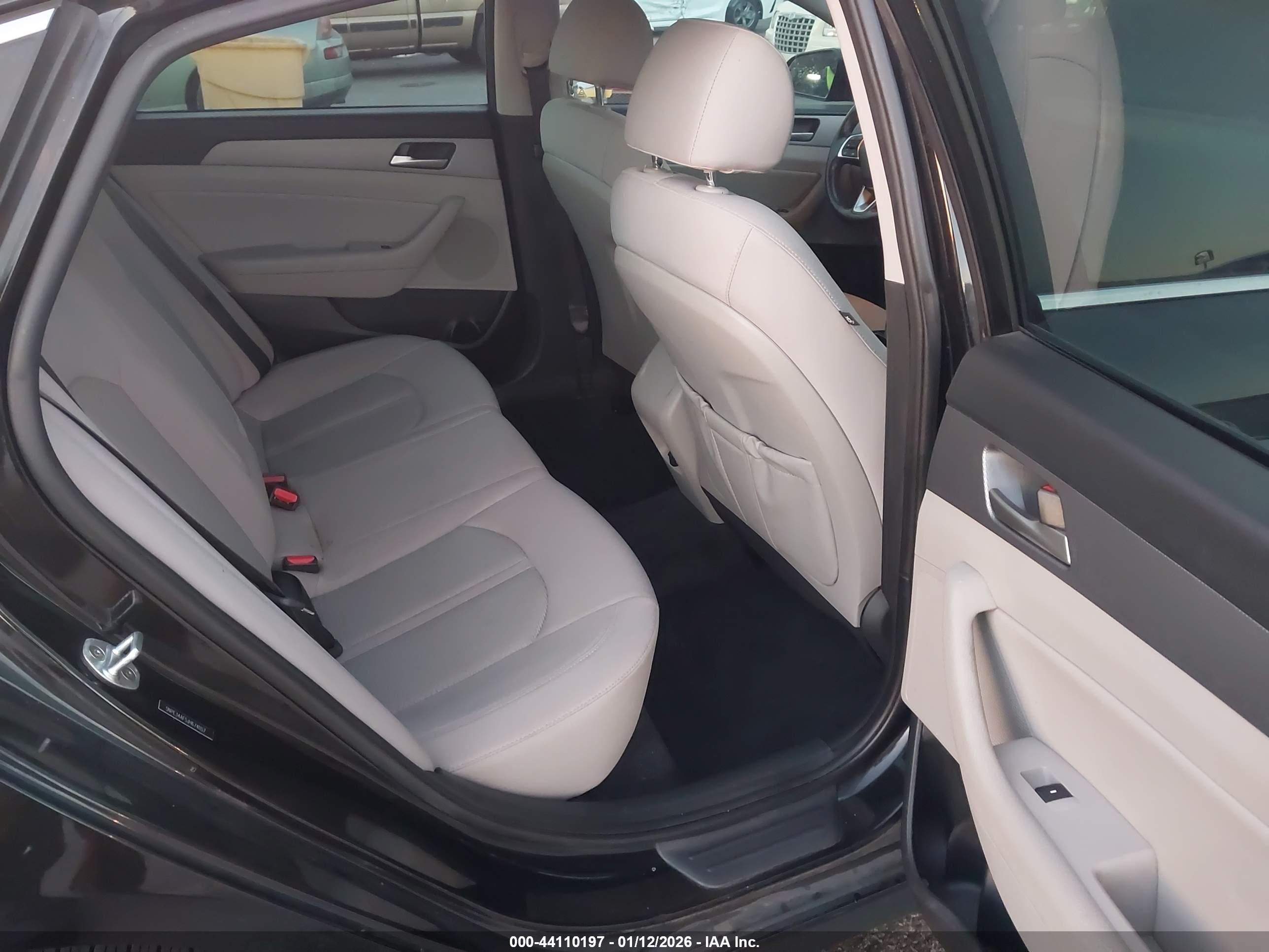 HYUNDAI SONATA image 8