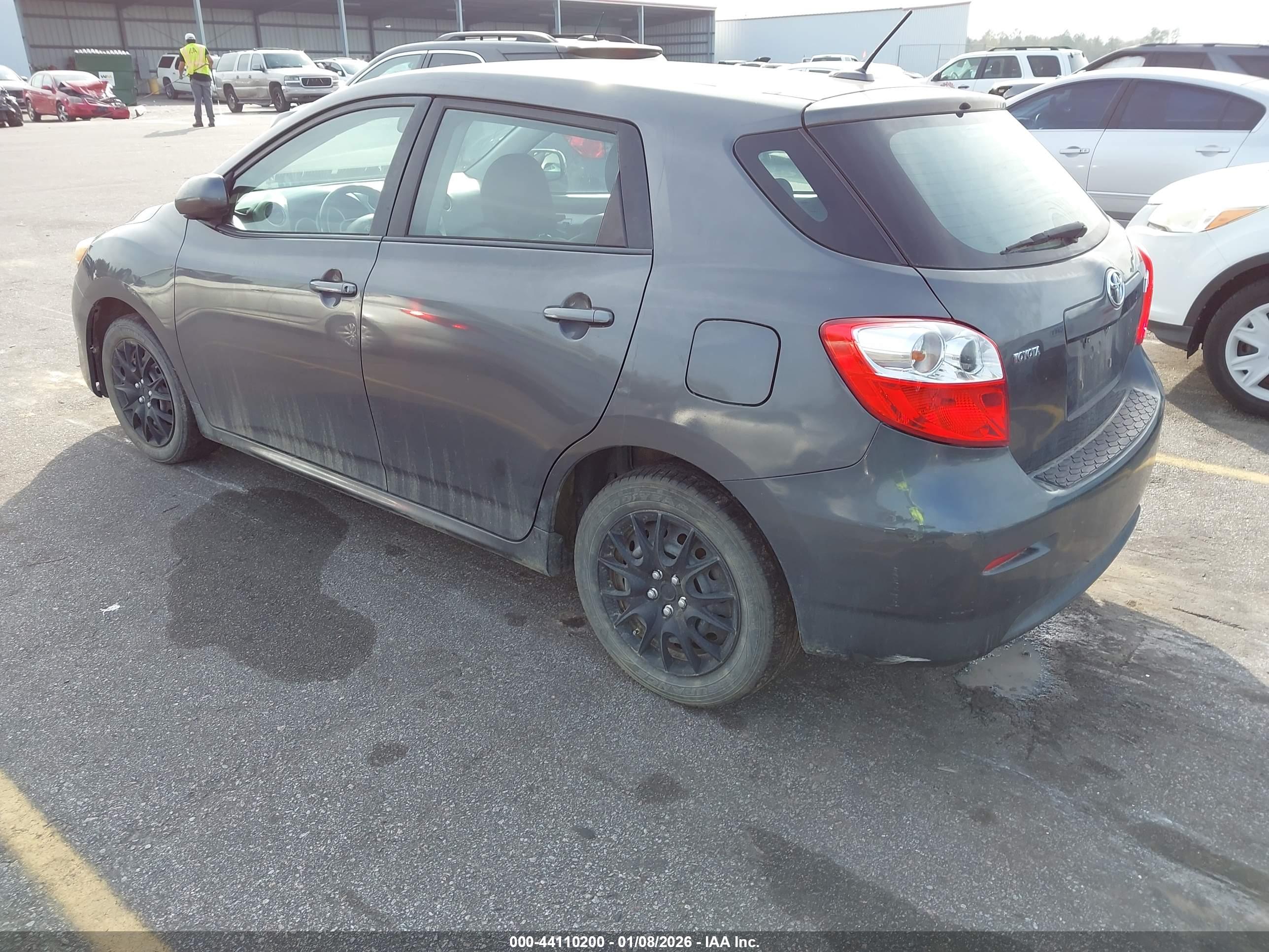 TOYOTA MATRIX image 3