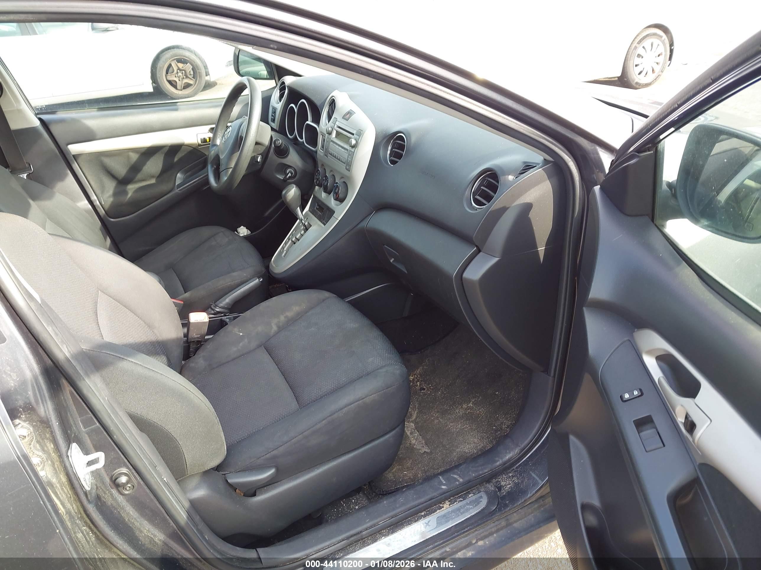 TOYOTA MATRIX image 5