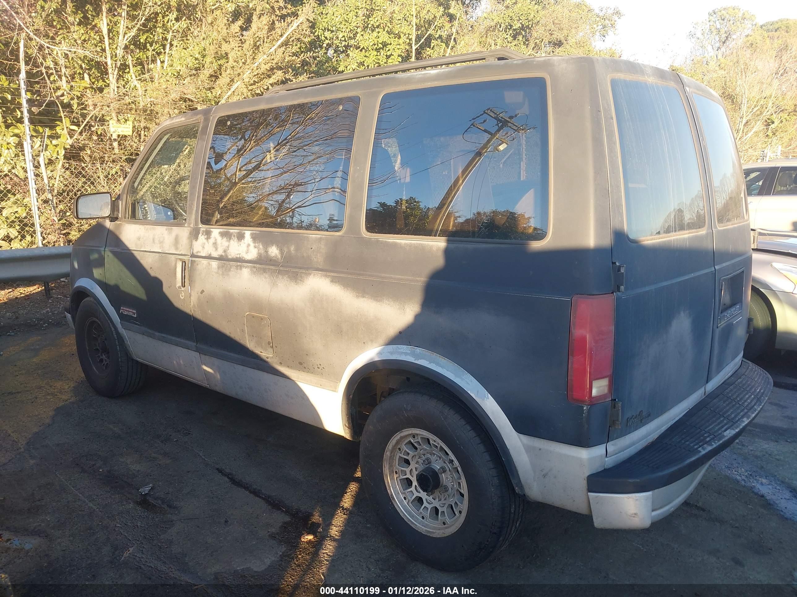 CHEVROLET ASTRO image 3