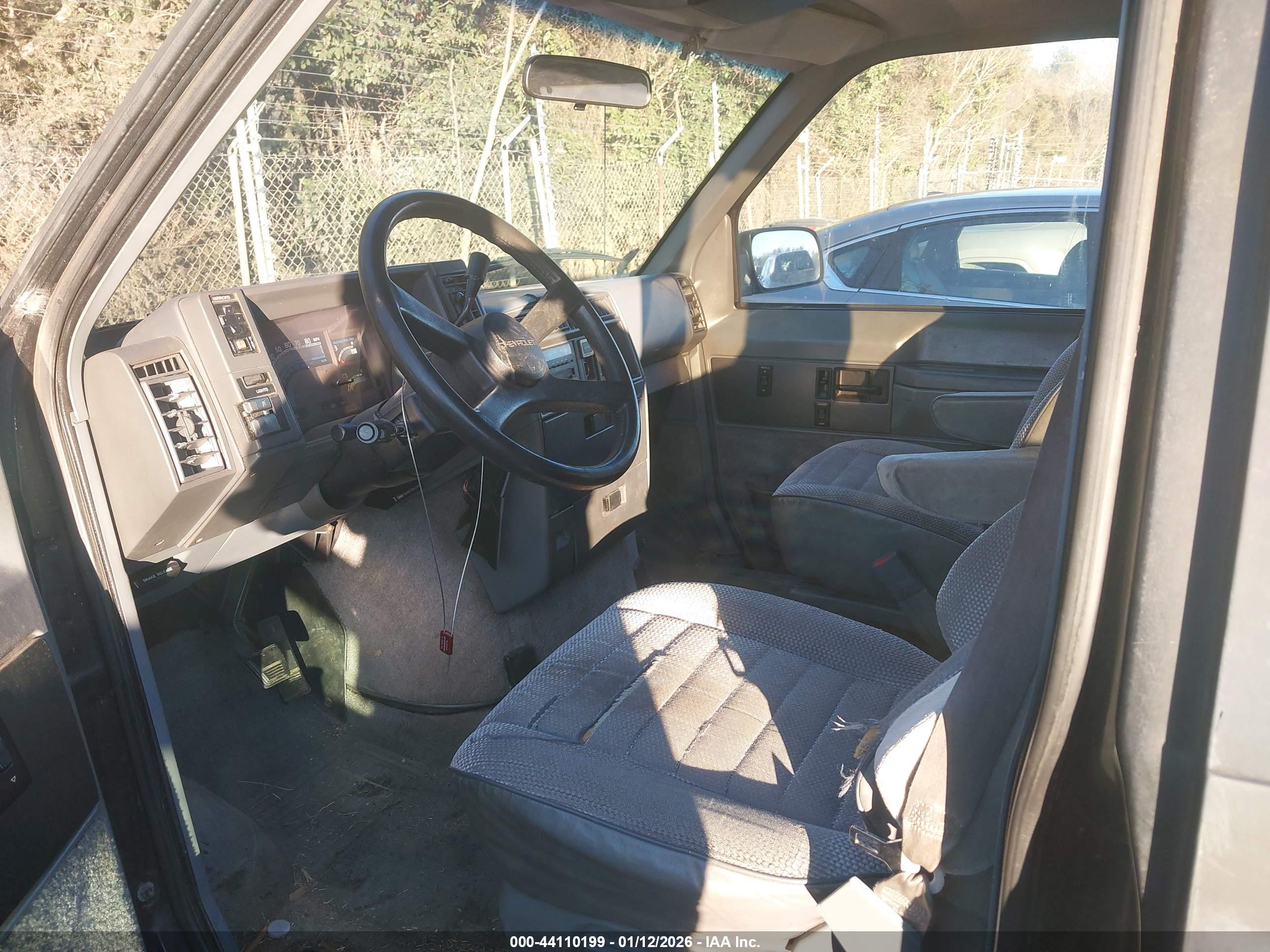CHEVROLET ASTRO image 5