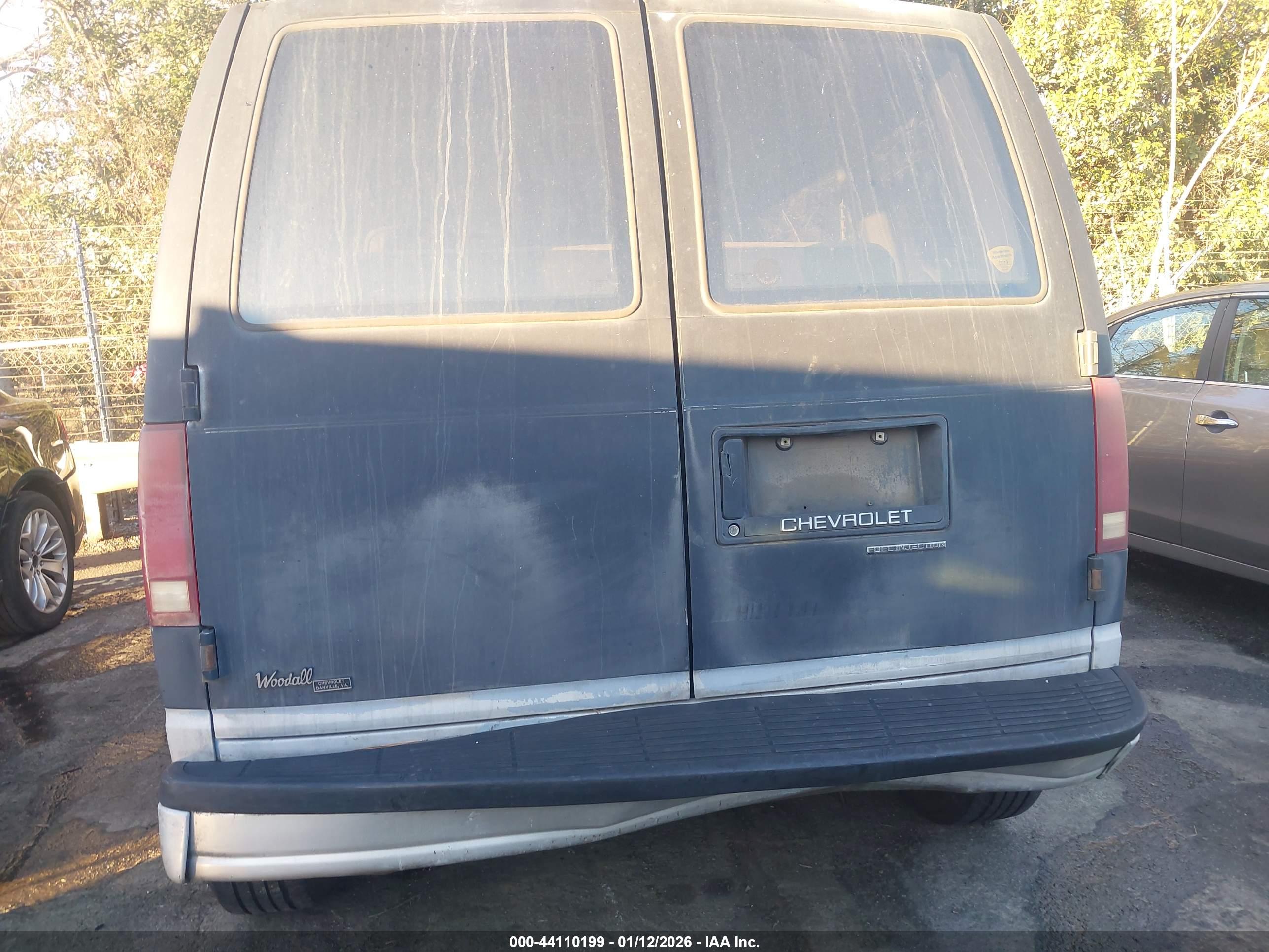 CHEVROLET ASTRO image 6