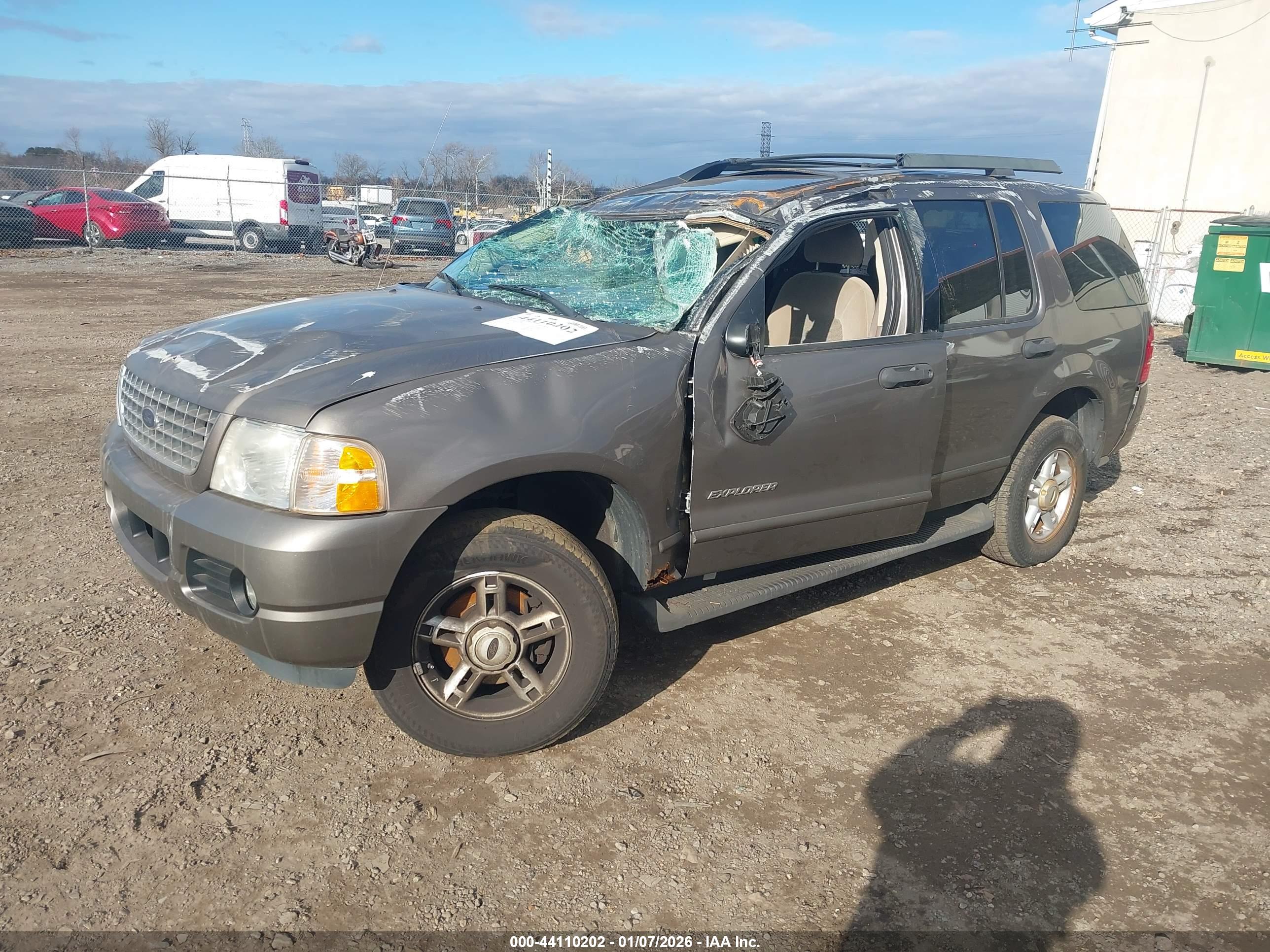 FORD EXPLORER image 2