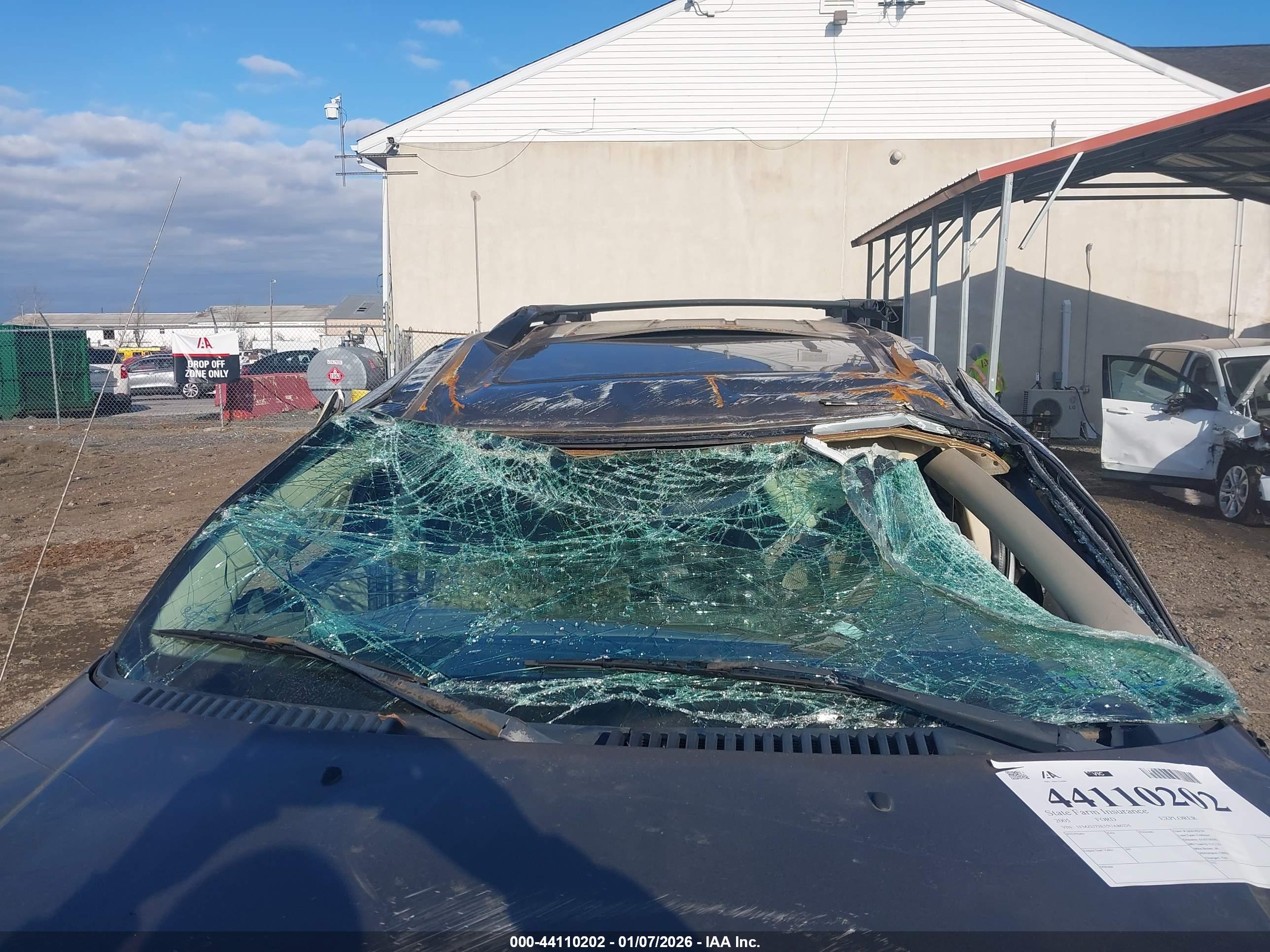 FORD EXPLORER image 6