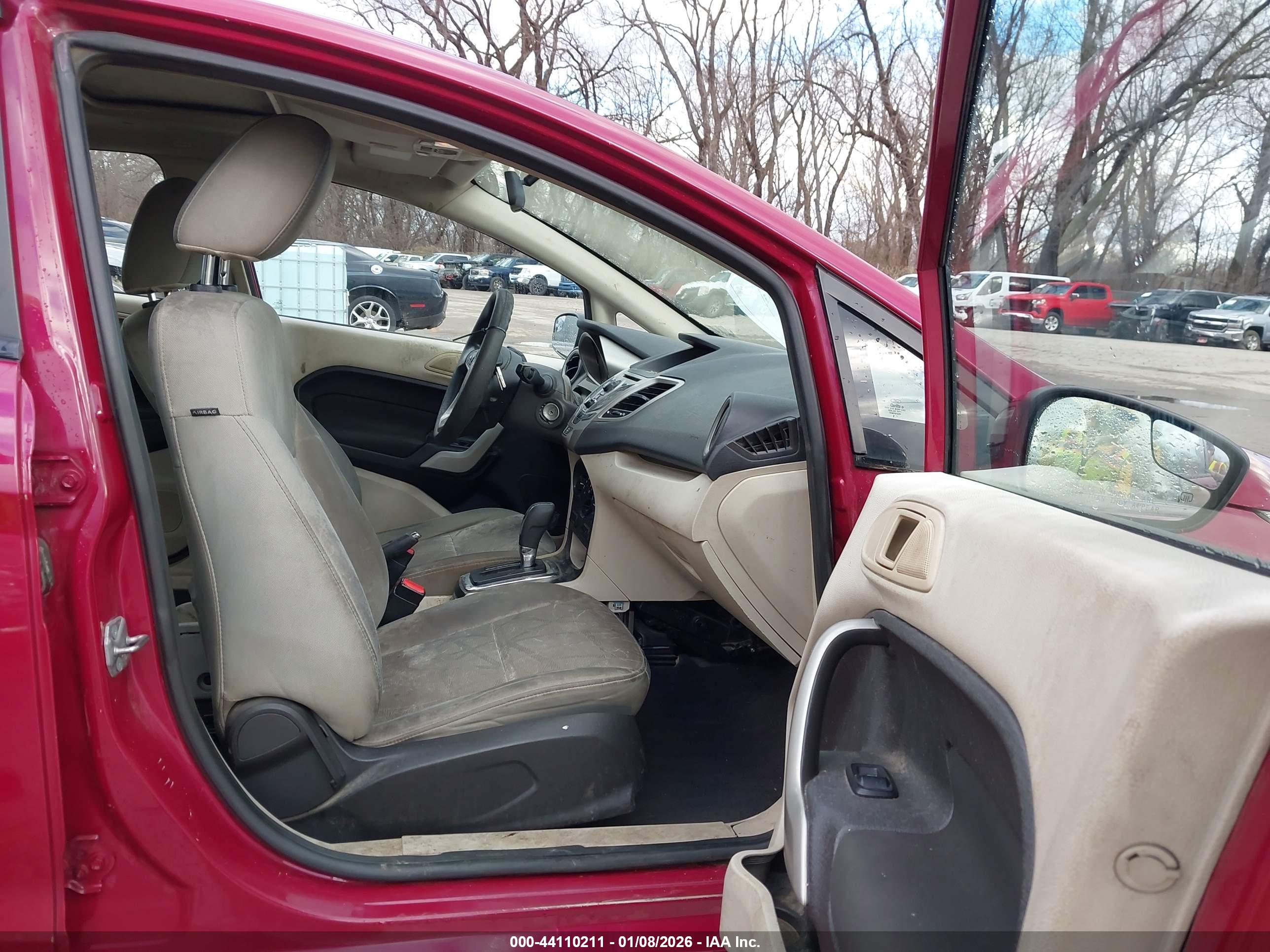 FORD FIESTA image 5
