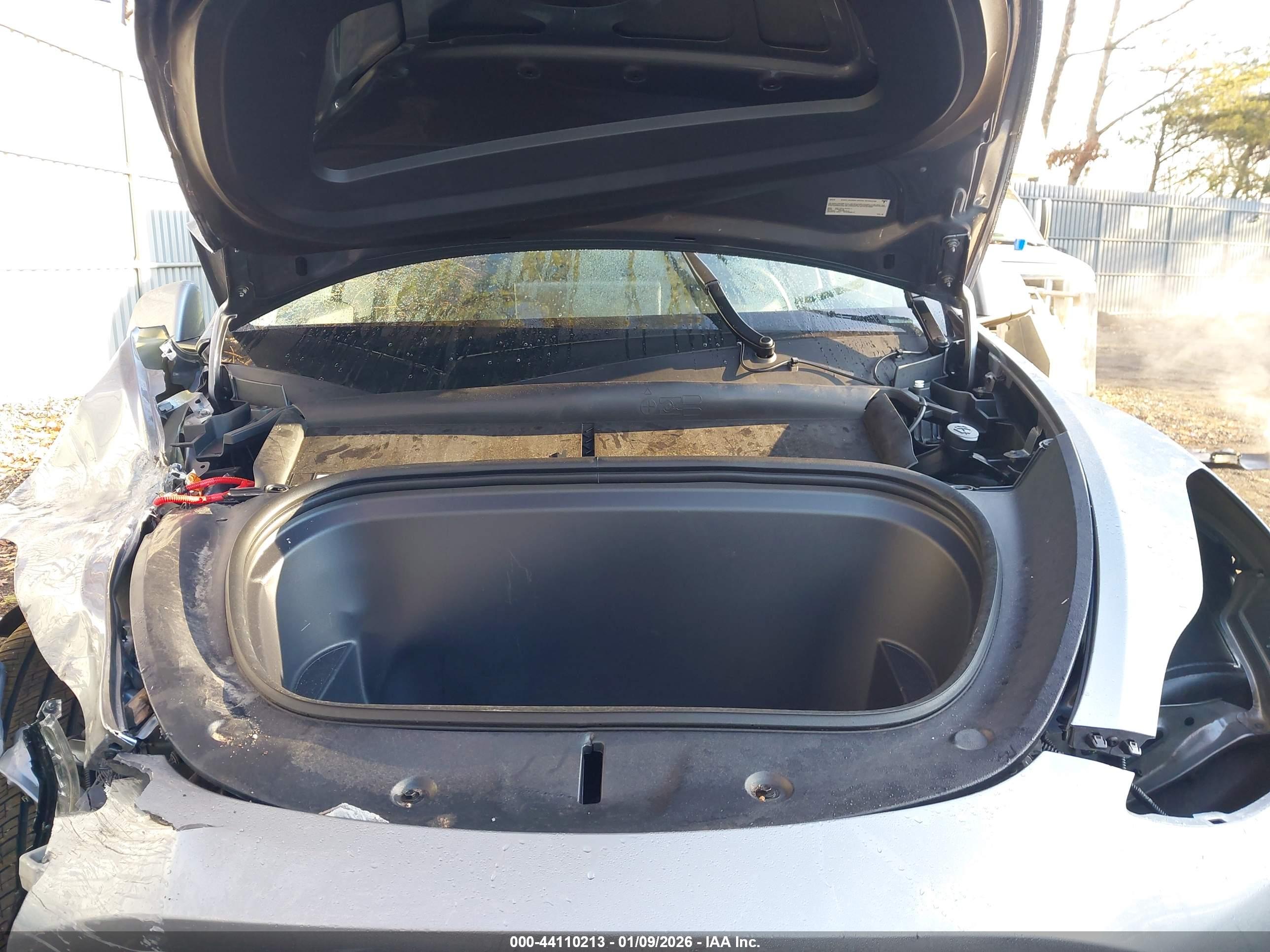TESLA MODEL image 10