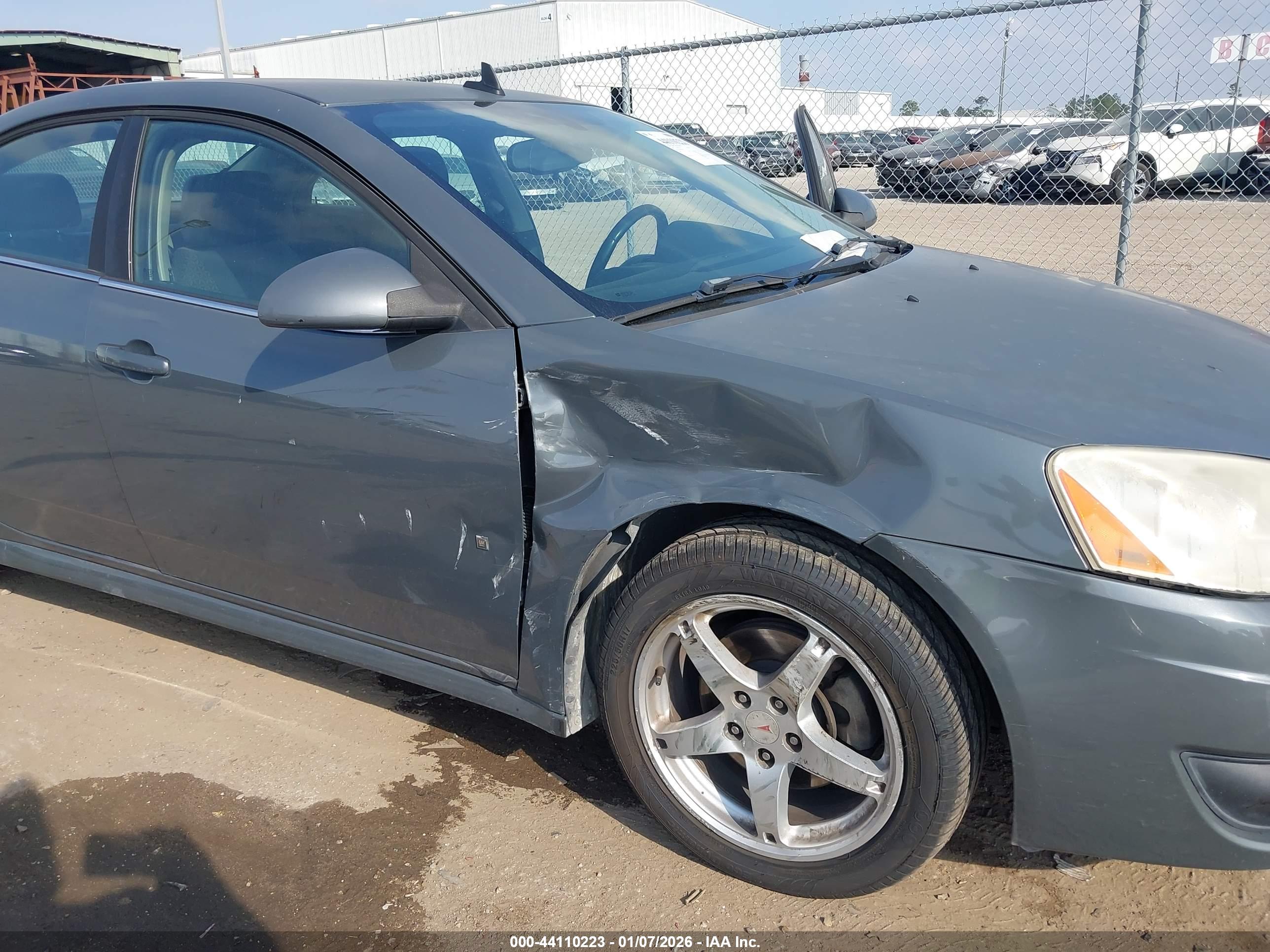 PONTIAC G6 image 6