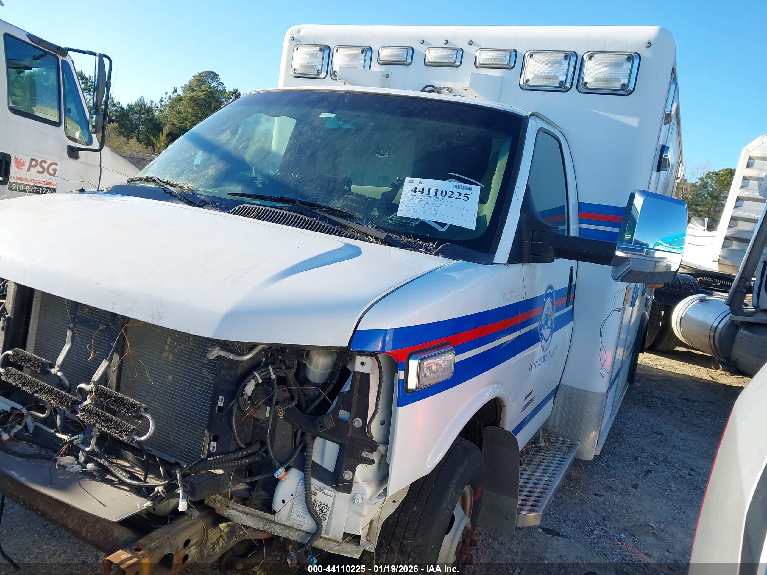 CHEVROLET EXPRESS image 2