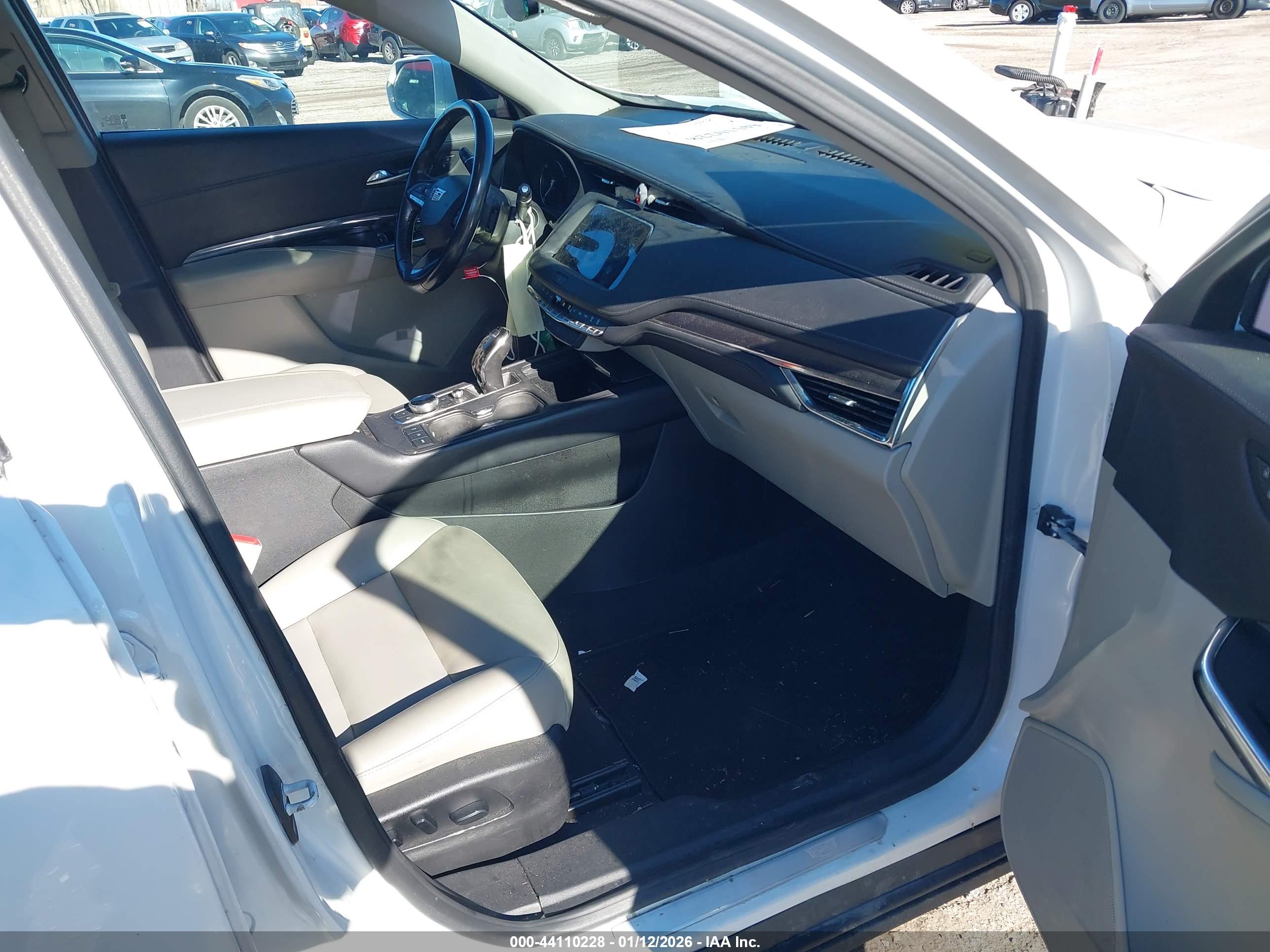 CADILLAC XT4 image 5