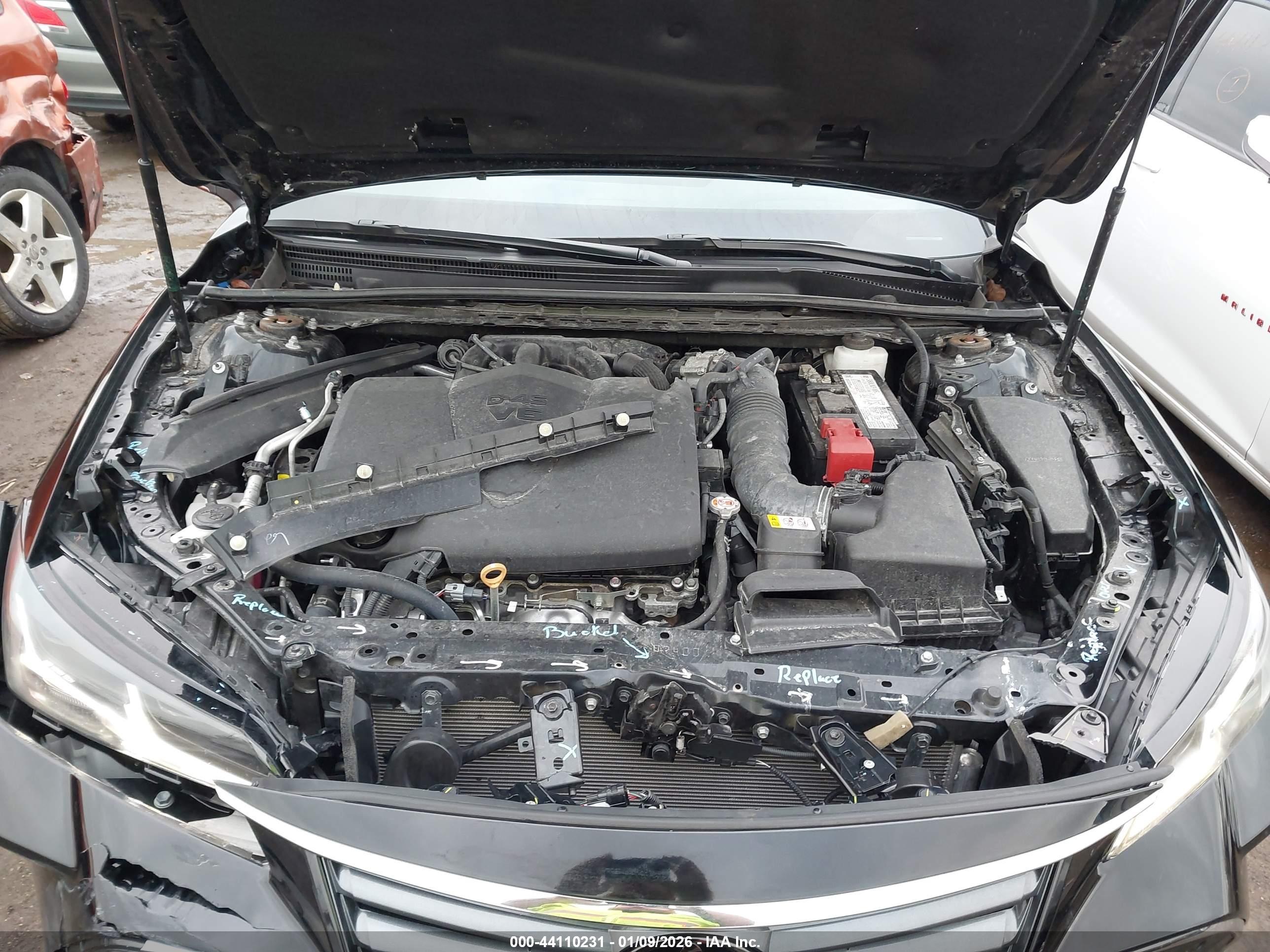 TOYOTA AVALON image 10