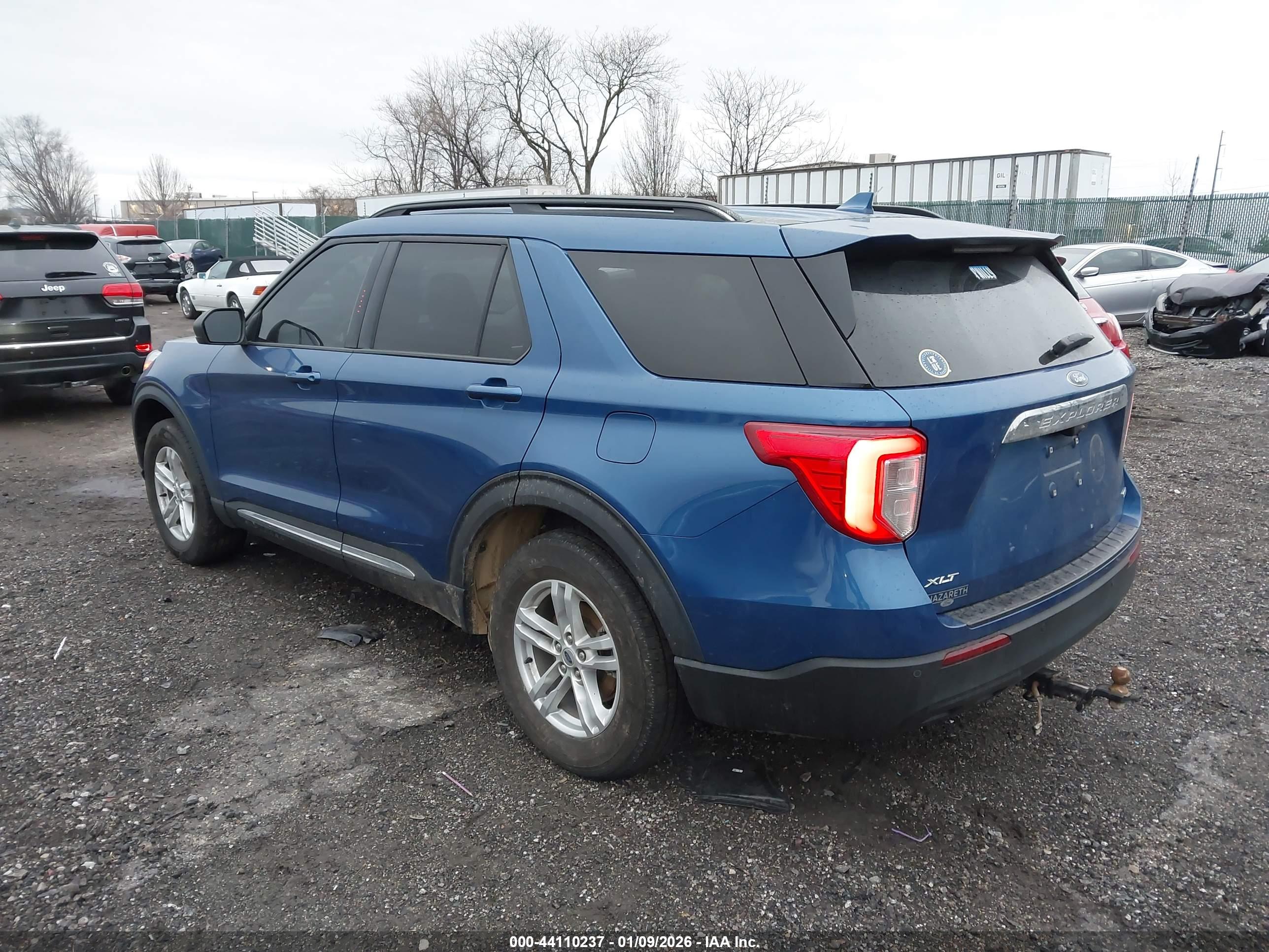 FORD EXPLORER image 3