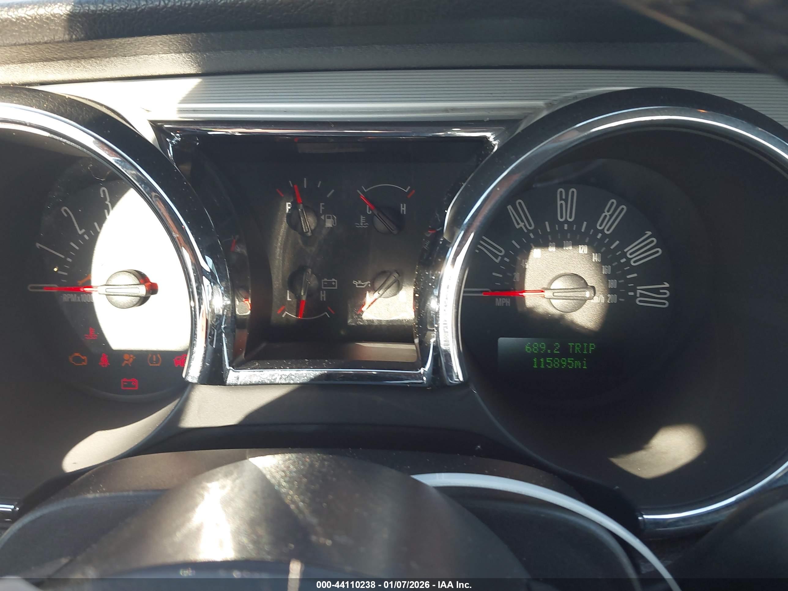 FORD MUSTANG image 7