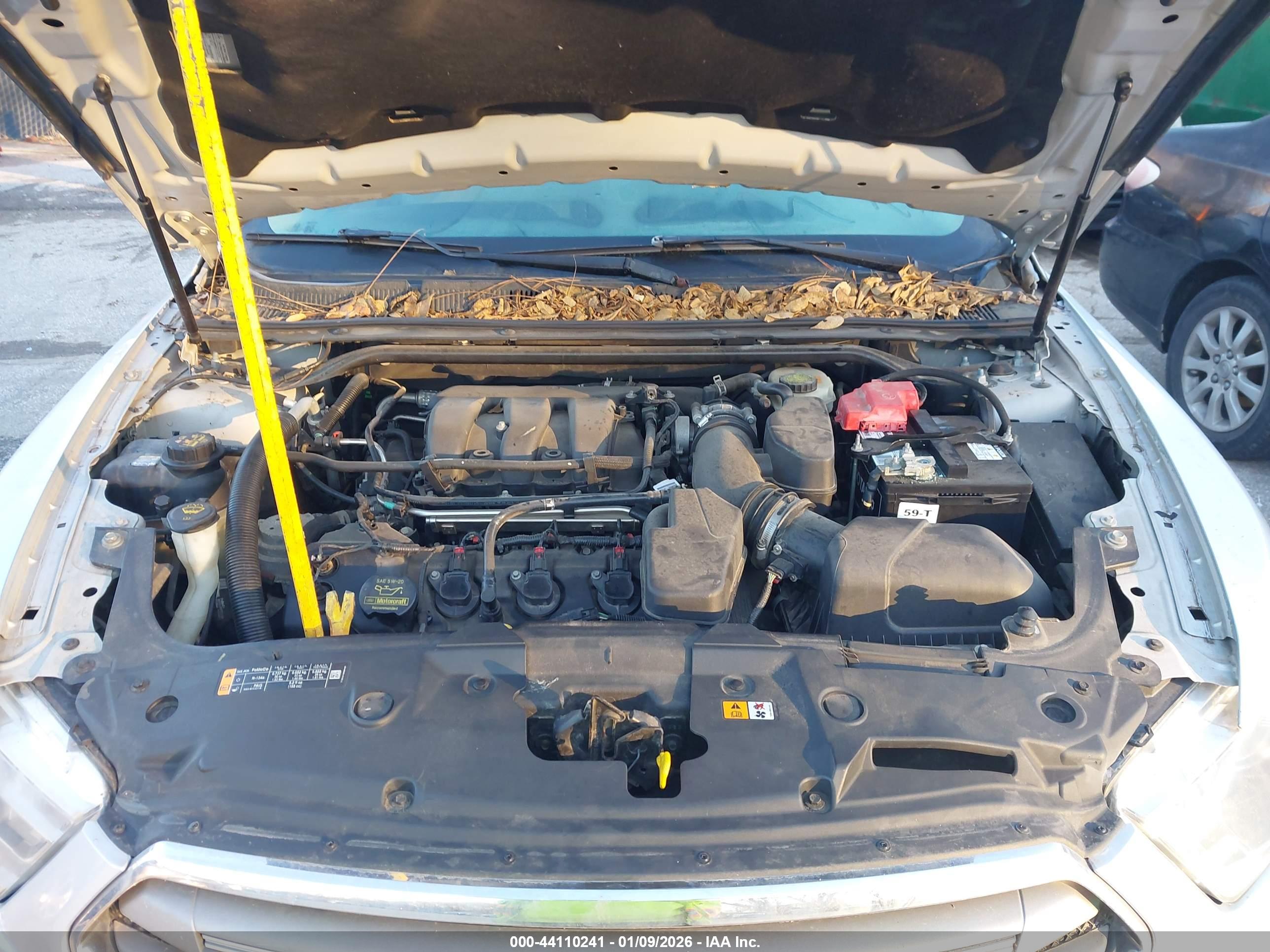 FORD TAURUS image 10