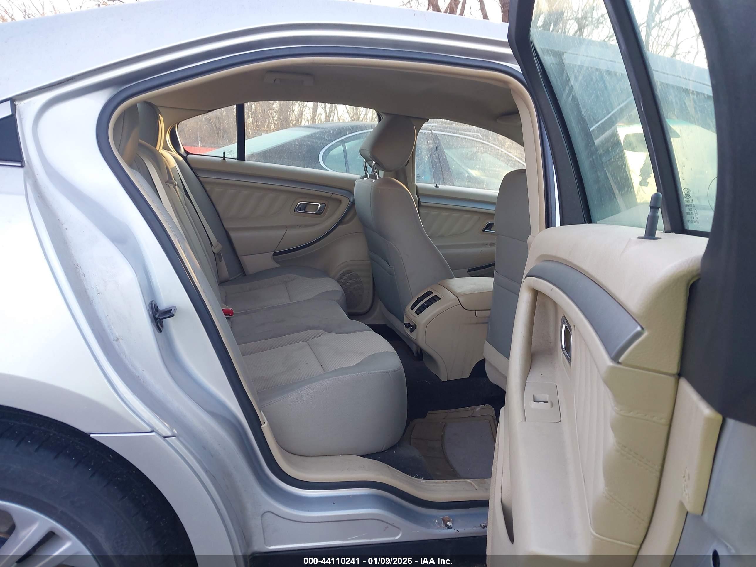 FORD TAURUS image 8