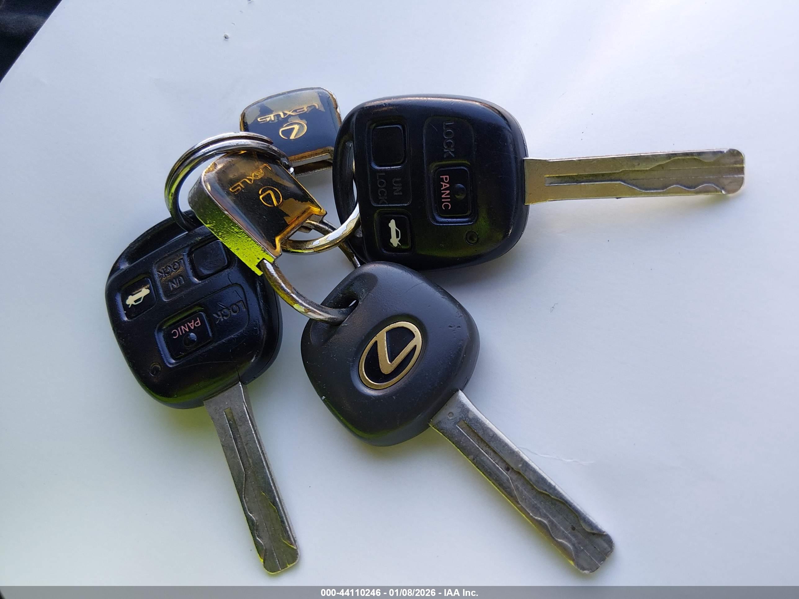 LEXUS ES image 11