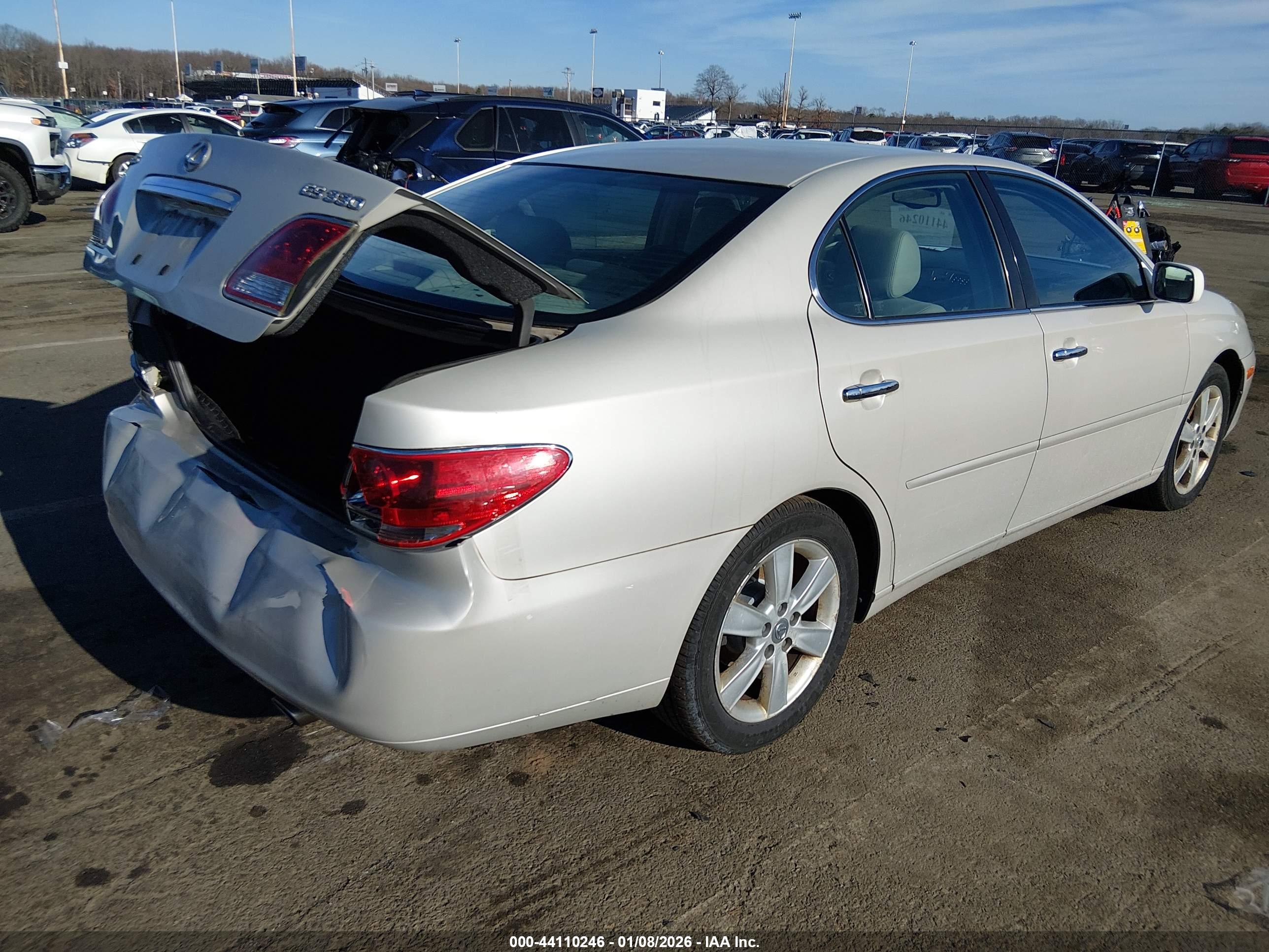 LEXUS ES image 4