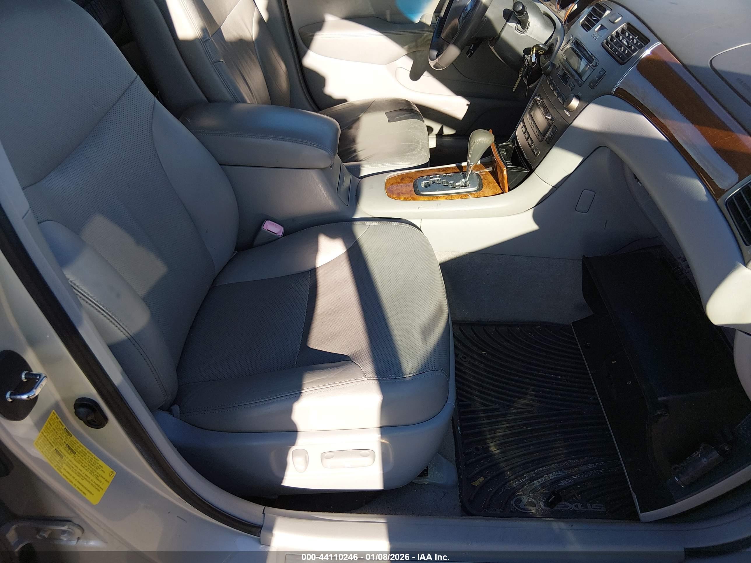 LEXUS ES image 5