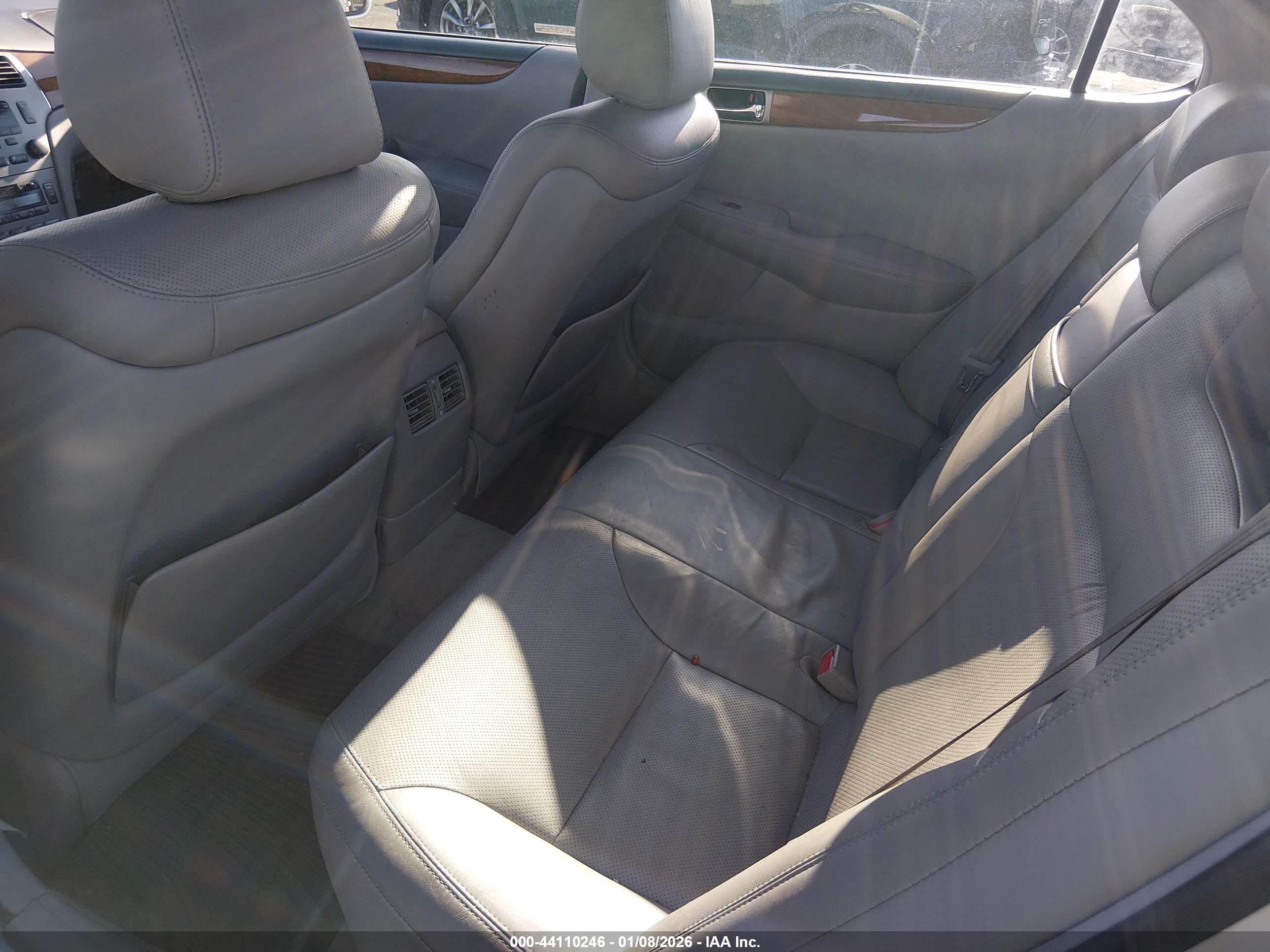 LEXUS ES image 8