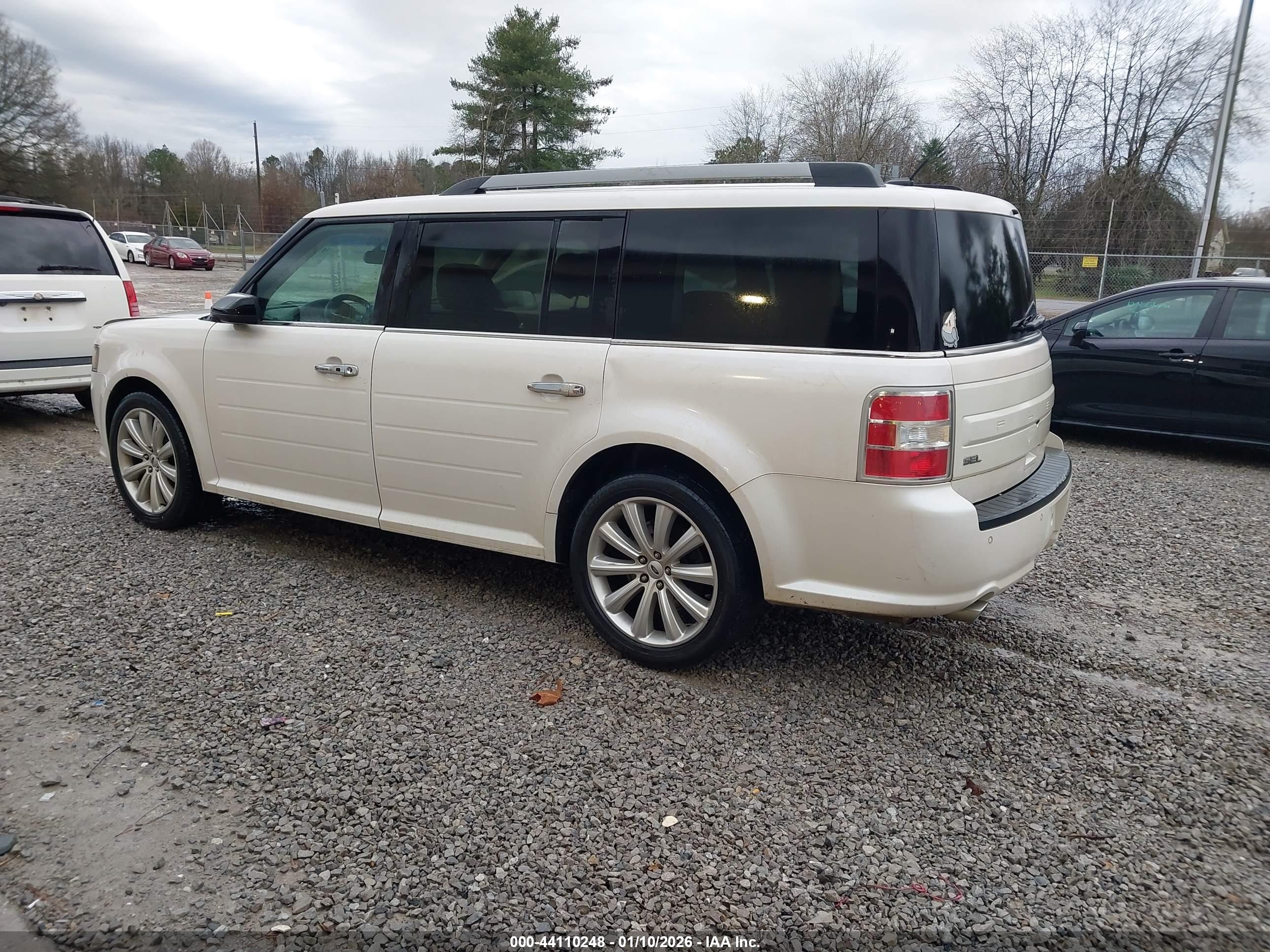 FORD FLEX image 3
