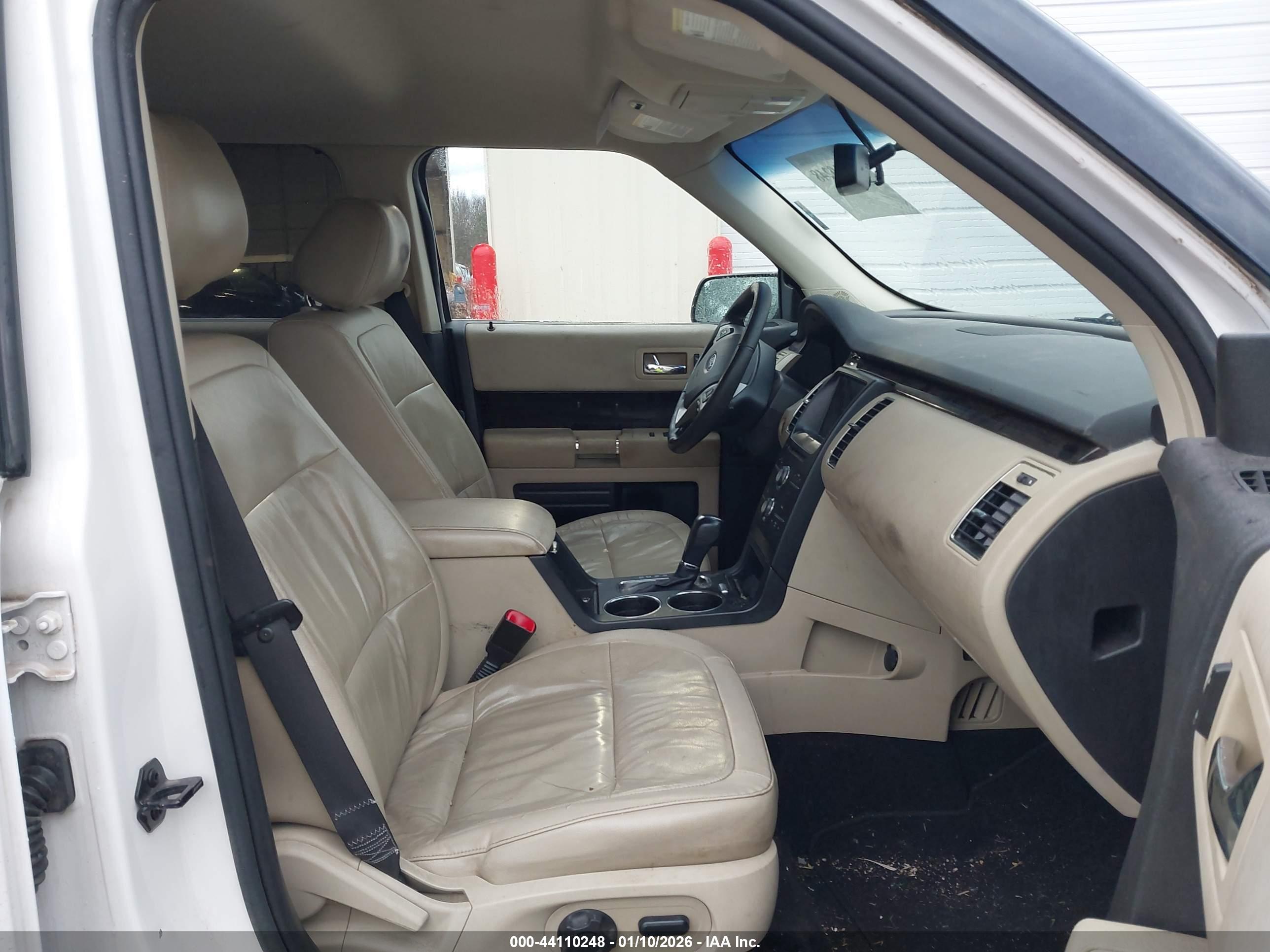 FORD FLEX image 5