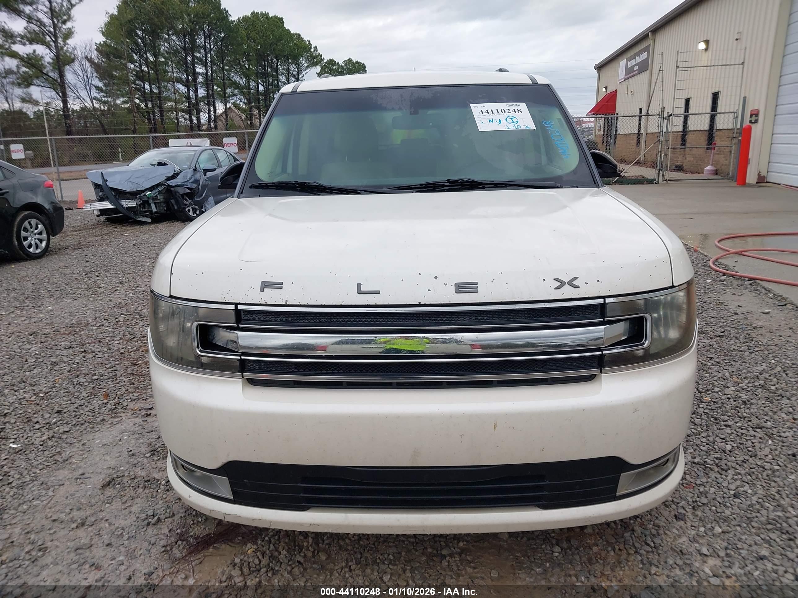 FORD FLEX image 6
