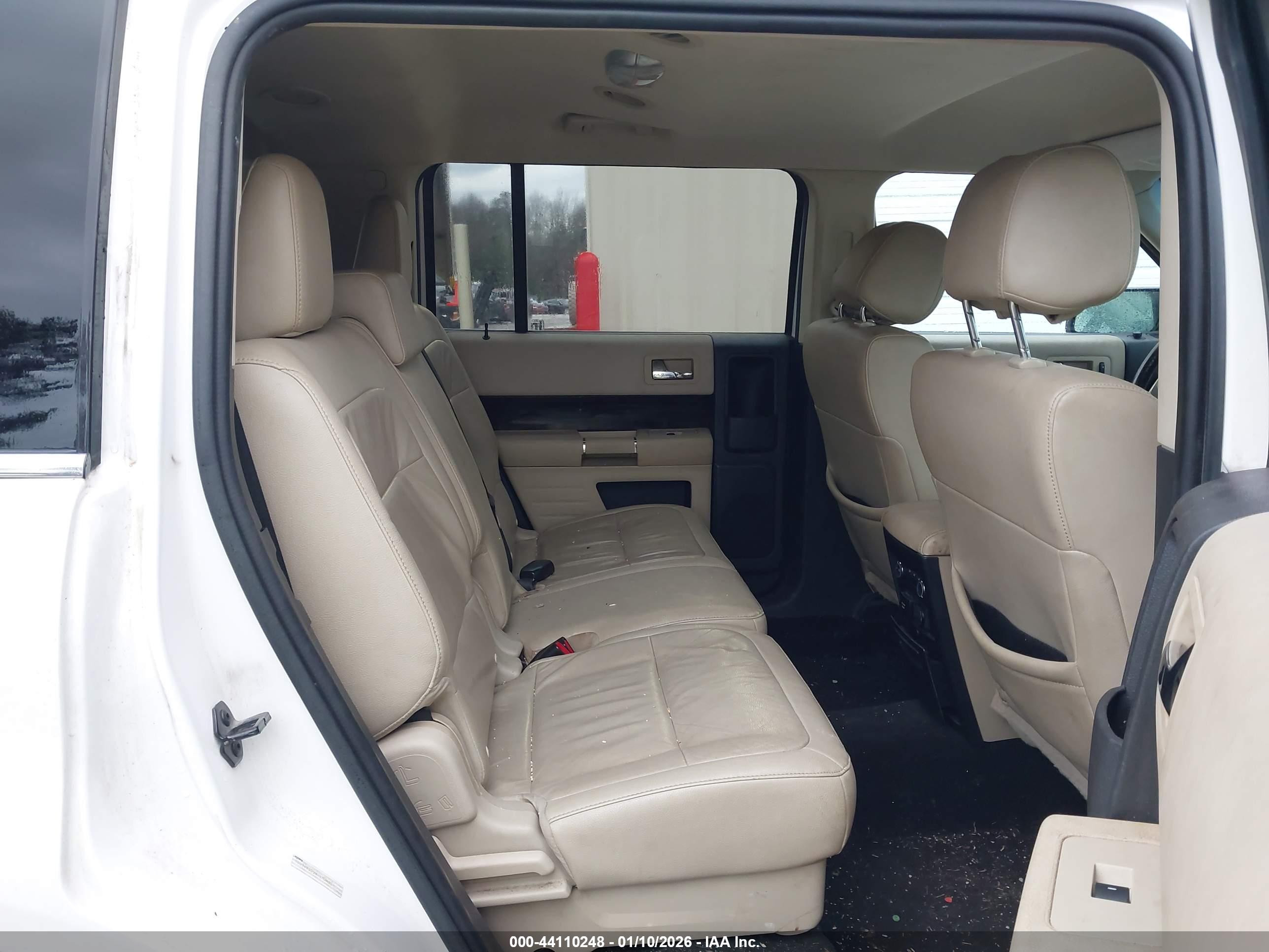 FORD FLEX image 8
