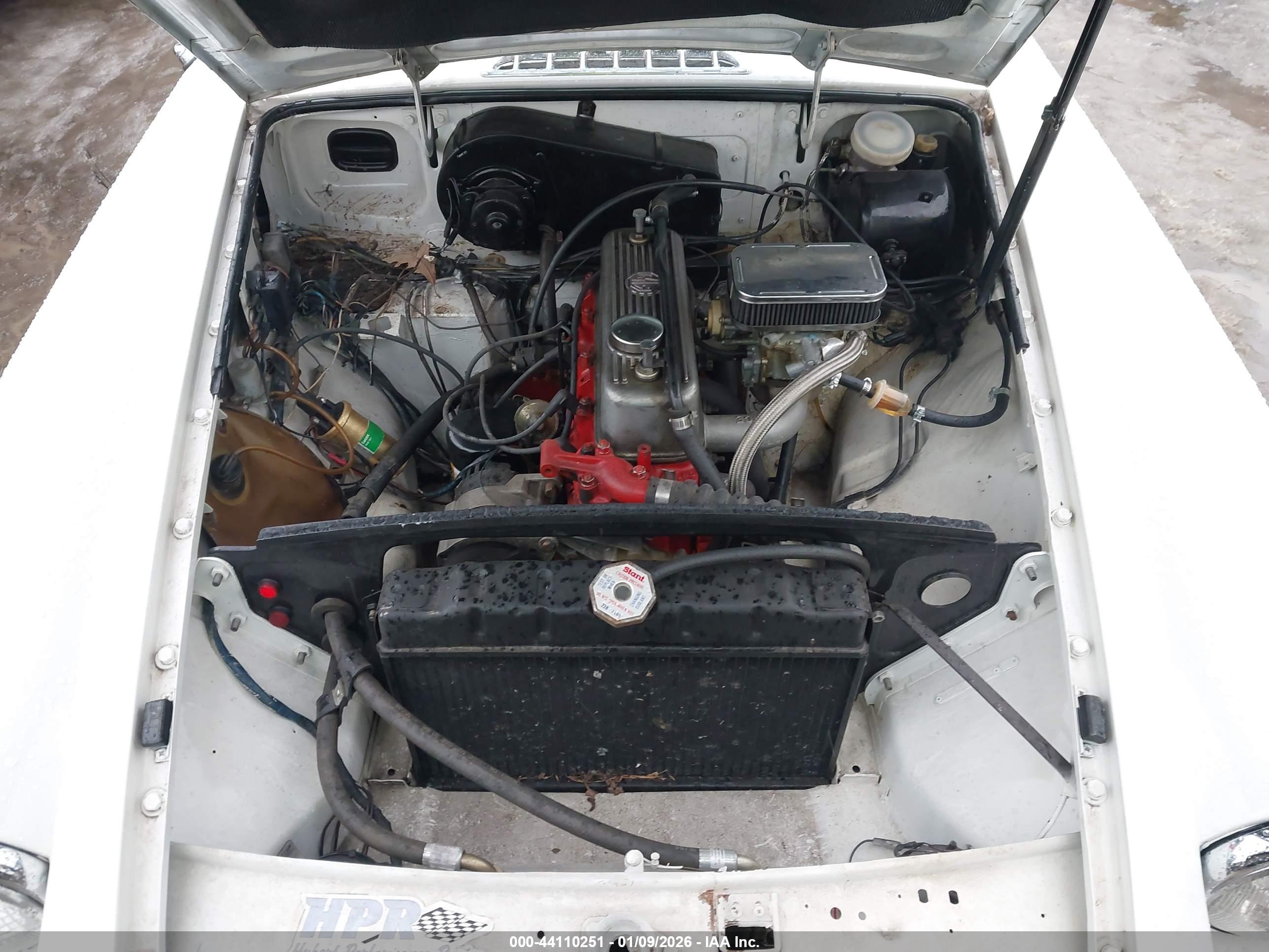 MG MGB image 10