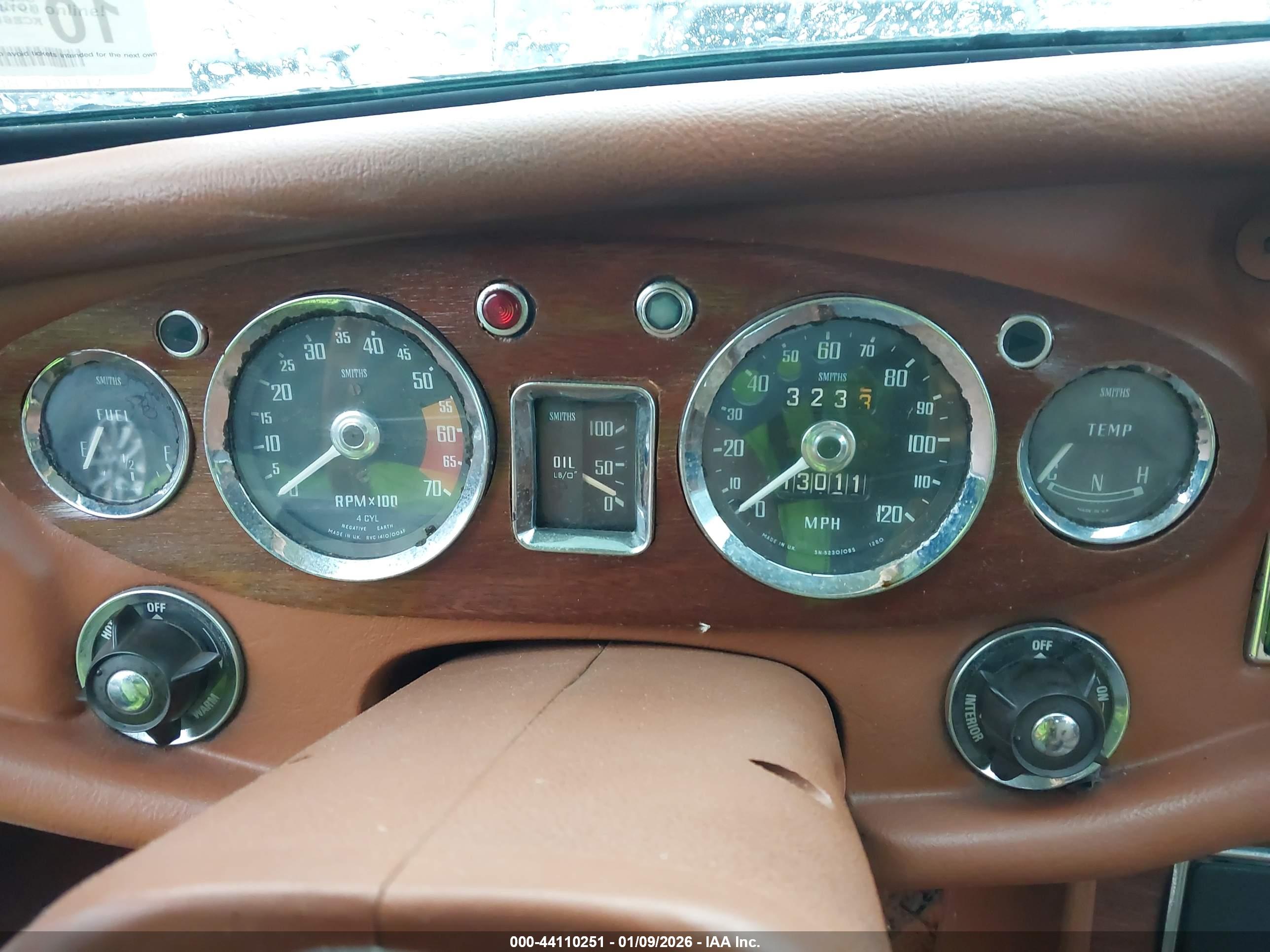 MG MGB image 7