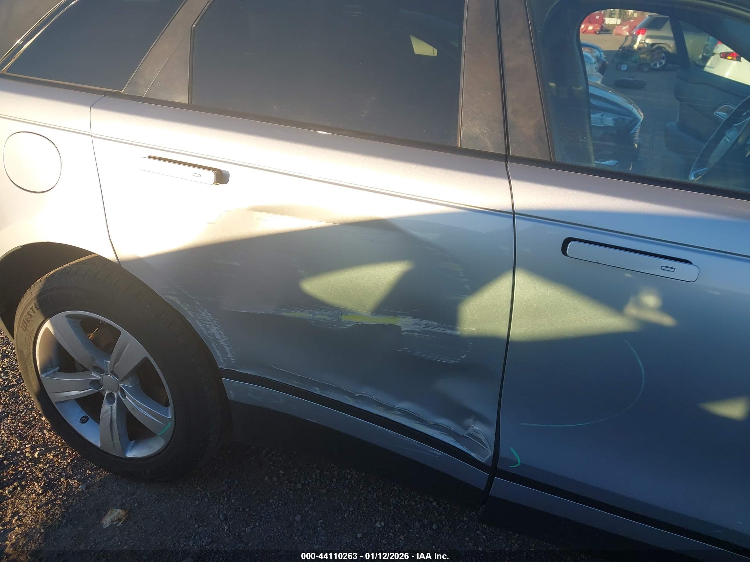 LAND ROVER image 6